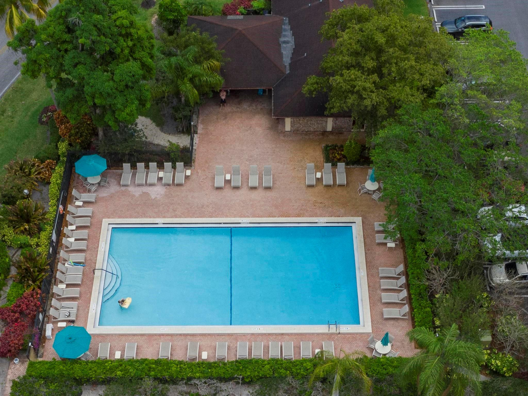 NO 4 PALM-AIRE COUNTRY CLUB - Residential