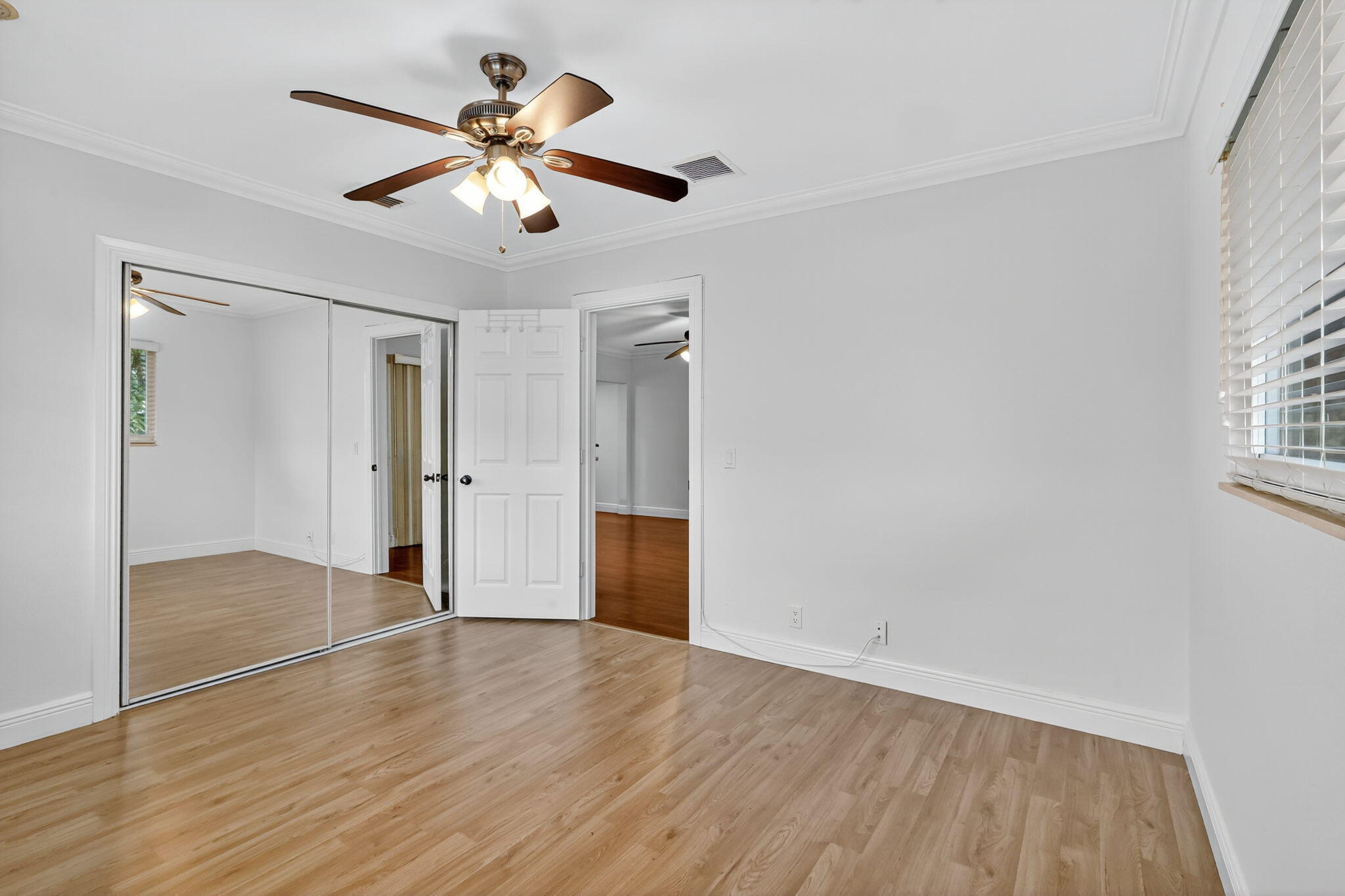 PALM SQUARE - Residential Lease