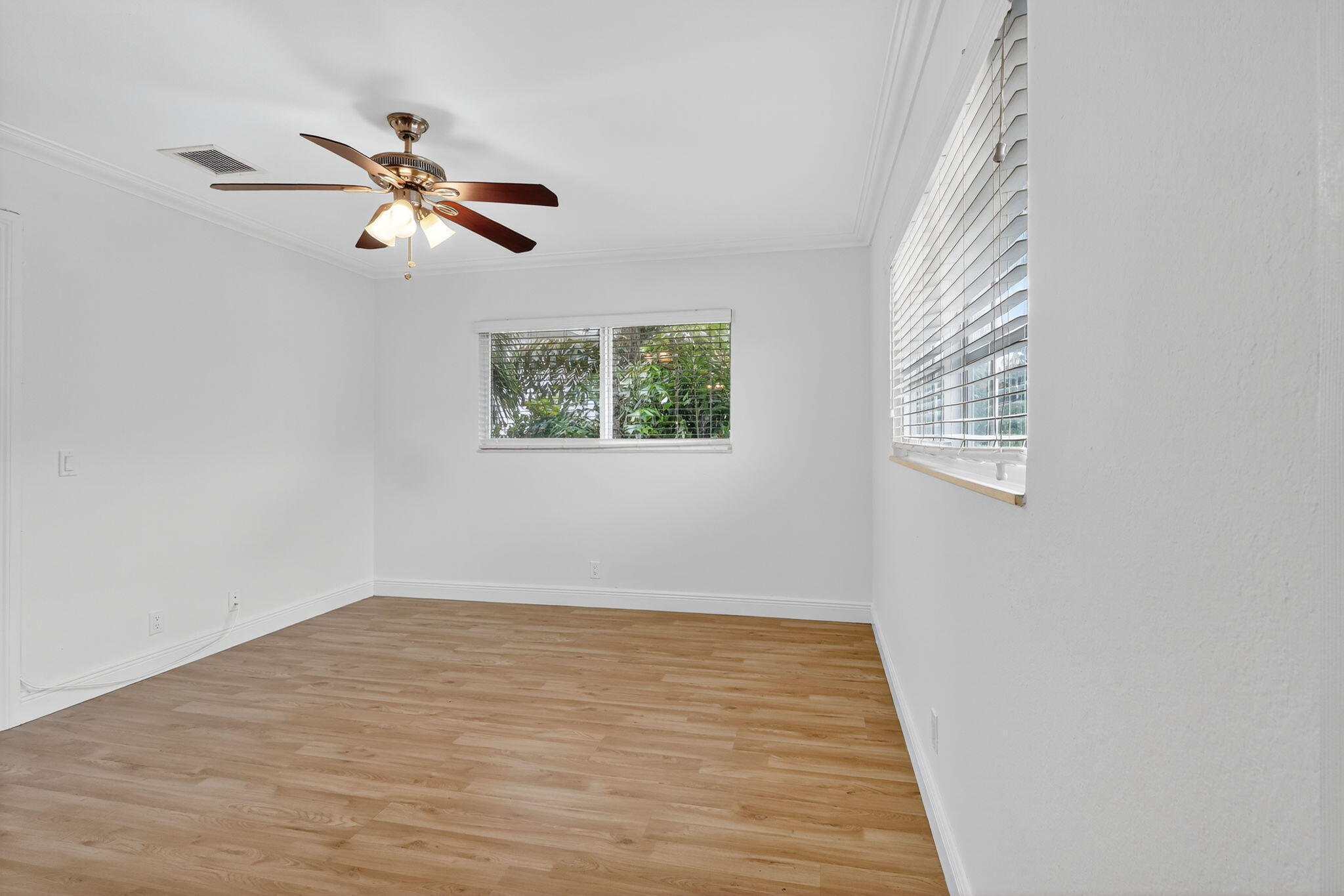 PALM SQUARE - Residential Lease