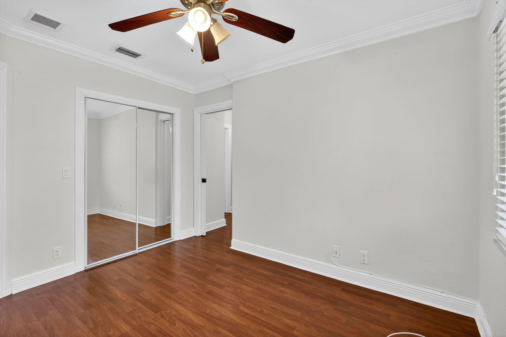 PALM SQUARE - Residential Lease