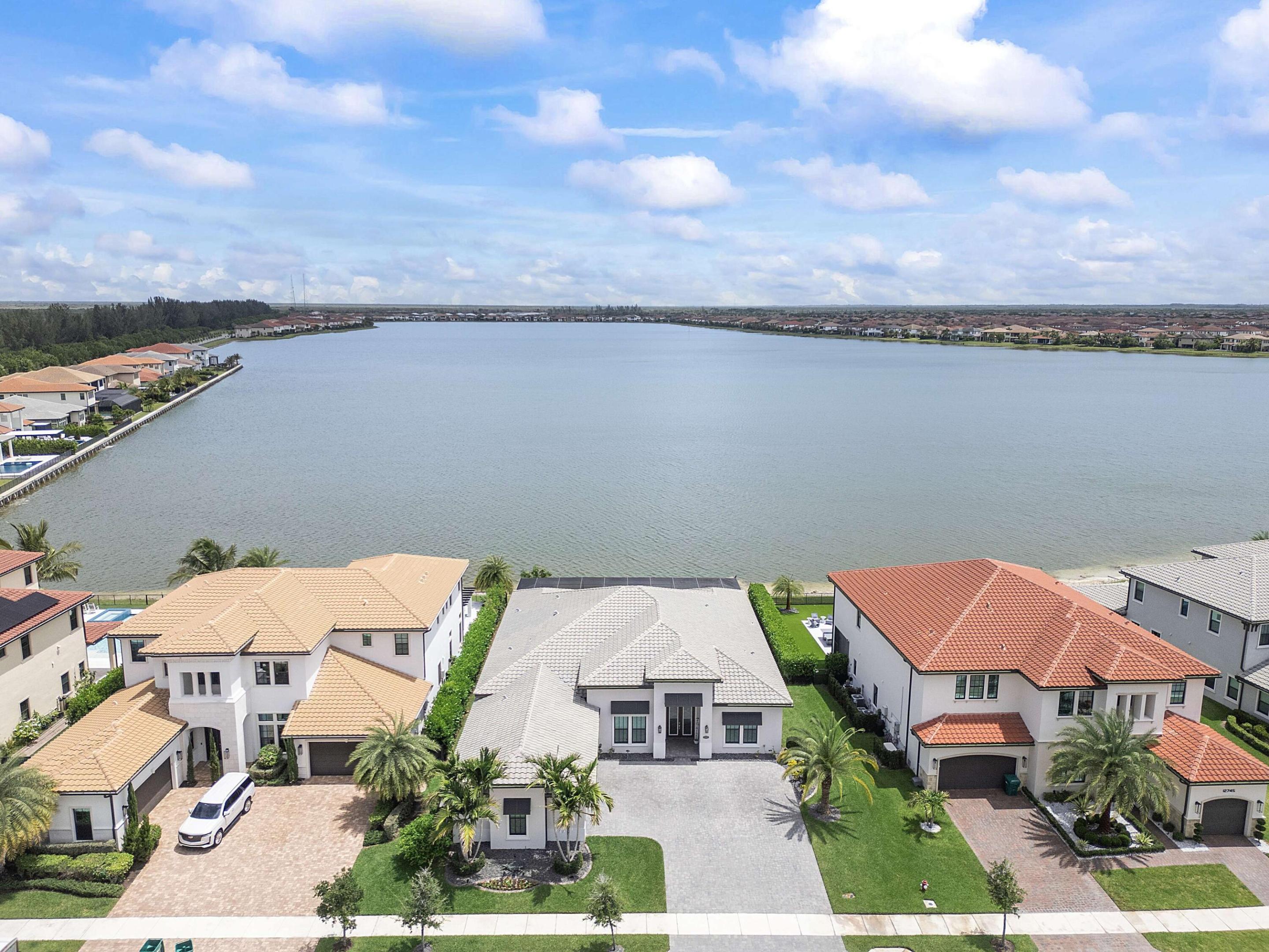 PARKLAND BAY - Residential