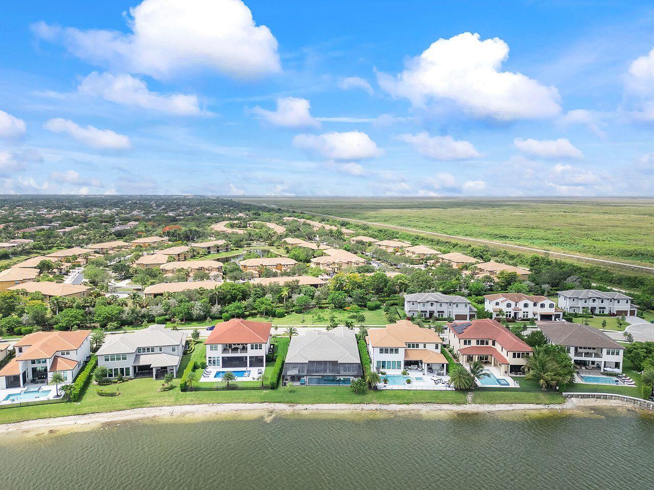 PARKLAND BAY - Residential