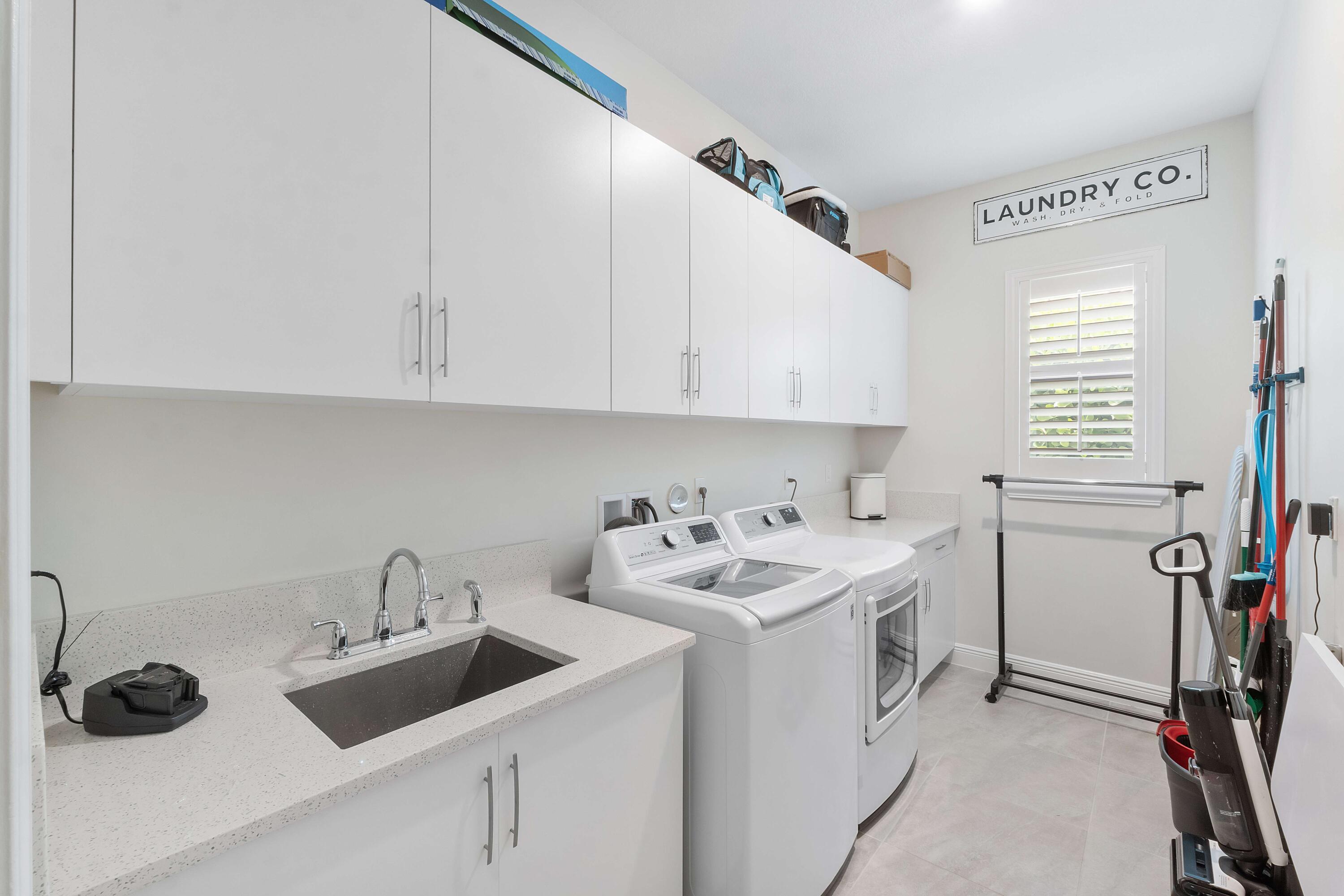 PARKLAND BAY - Residential
