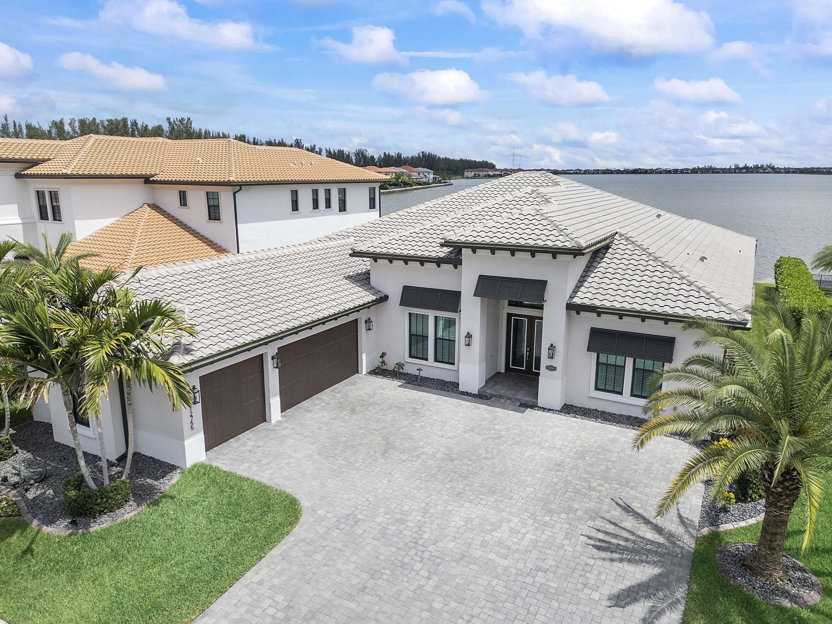 PARKLAND BAY - Residential