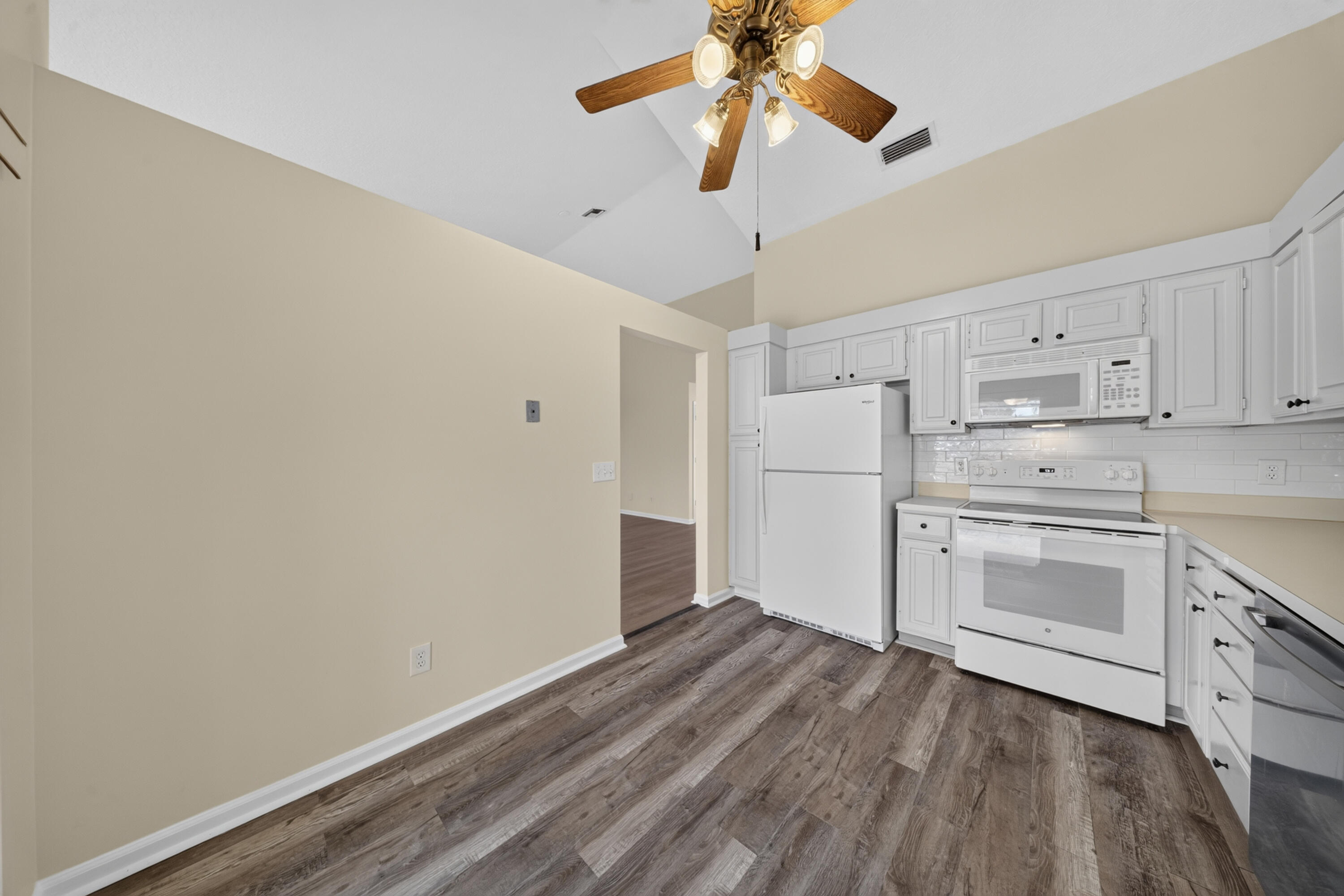 INDIAN CREEK PH 8-A - Residential Lease