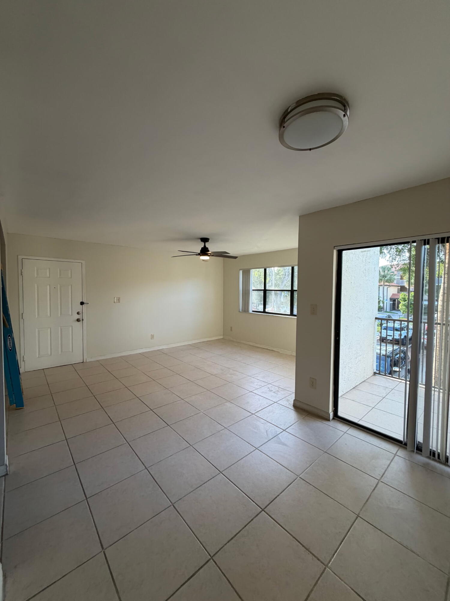 HOLLYWOOD PARC CONDOMINIUM - Residential