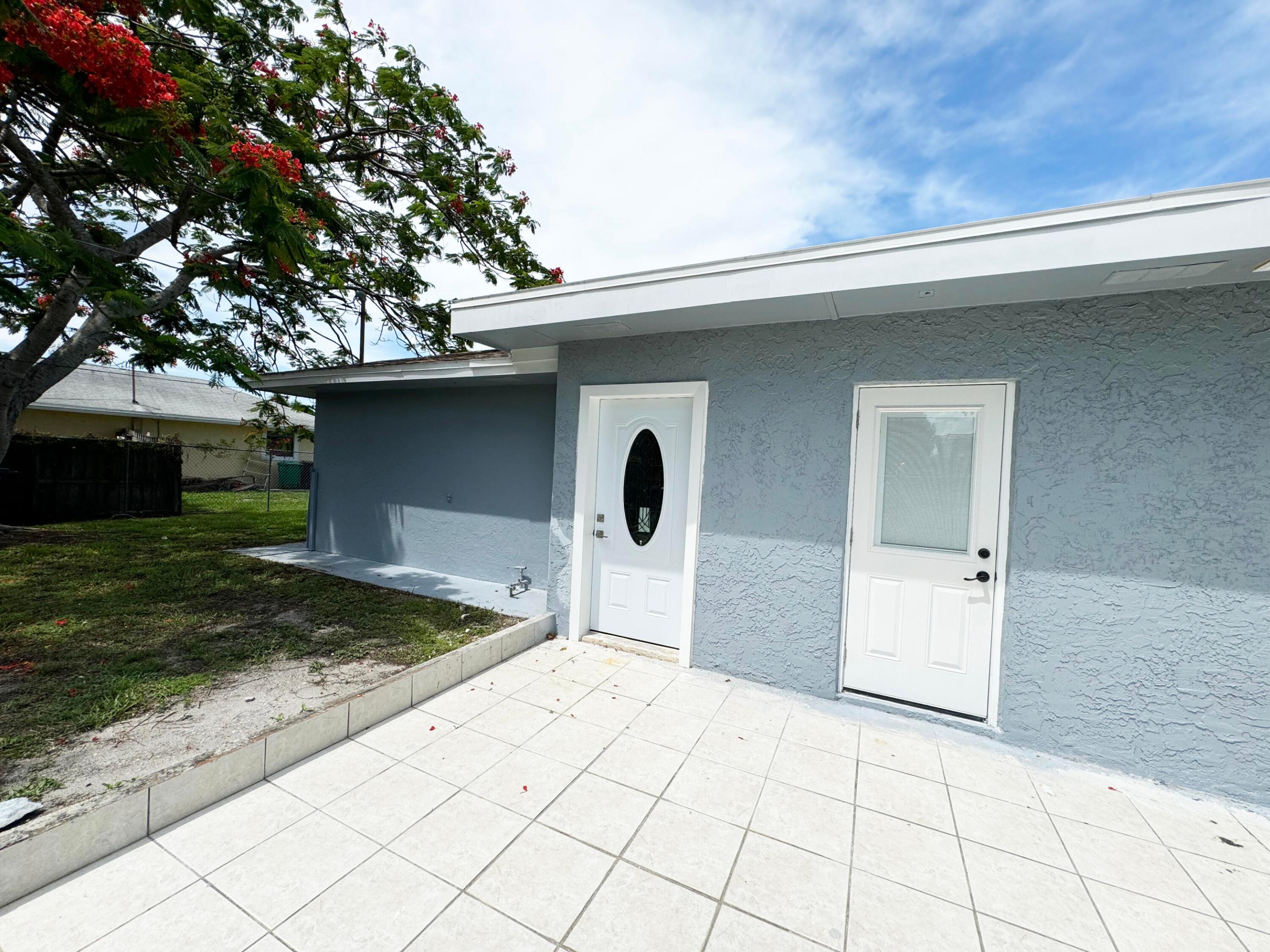 Welcome to this cozy efficiency unit in a tranquil neighborhood of Port St. Lucie! This charming rental features a well-designed layout with a bedroom, a bathroom, and all-inclusive amenities for your convenience. The bedroom is spacious enough for a comfortable living space, and the bathroom includes a shower for your daily routines. The kitchenette is equipped with essential appliances such as a fridge and microwave, perfect for preparing simple meals. Additionally, the unit comes with a washer and dryer, ensuring laundry tasks are effortless. Utilities including water and electricity are included, offering worry-free living. Nestled in a peaceful setting, this efficiency unit provides a private retreat with easy access to local amenities.