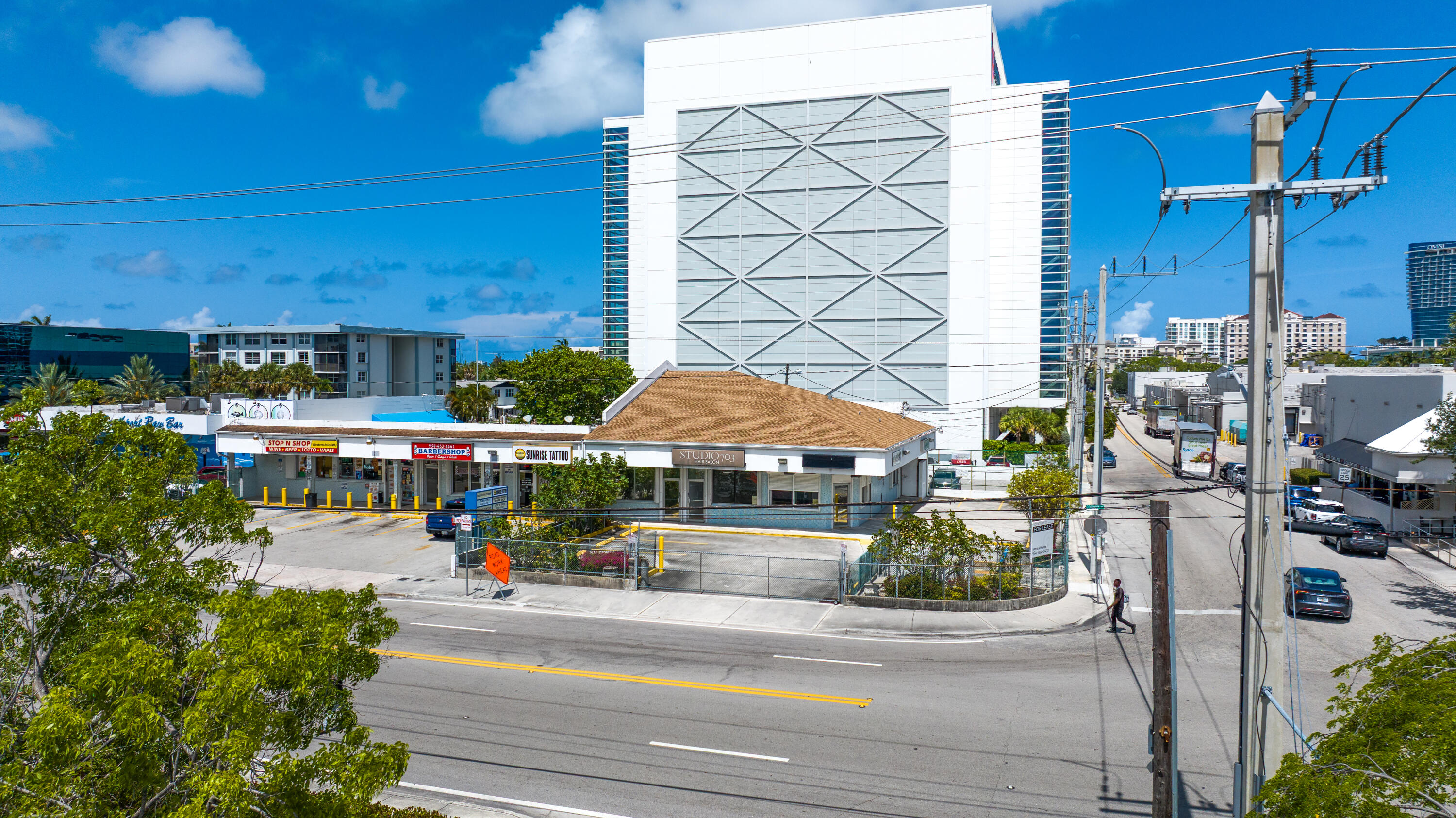 Fantastic opportunity for your business in this prime commercial location just off 17th Street, situated in one of Fort Lauderdale's most vibrant and high-traffic retail corridors. Ideal for a salon, beauty bar, spa, wellness studio, boutique office, or other service-oriented business, this turnkey space features a modern open floor plan, abundant natural light, and excellent storefront visibility. Water and electric connections are already in place for stylists, making it easy to get up and running. Enjoy outstanding exposure, convenient access, and a location designed to help your business thrive.