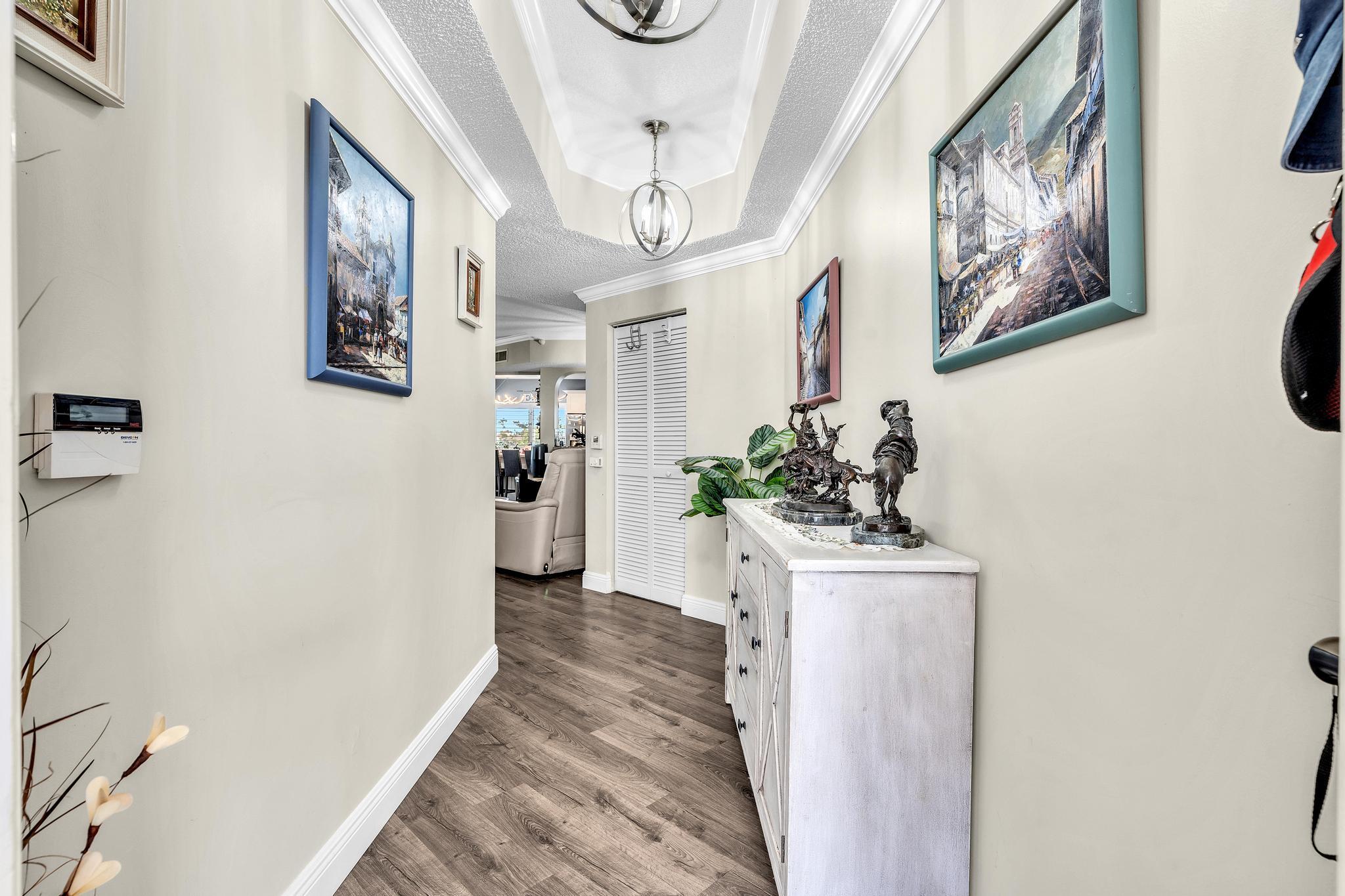 SOUTHAMPTON CONDOMINIUM - Residential