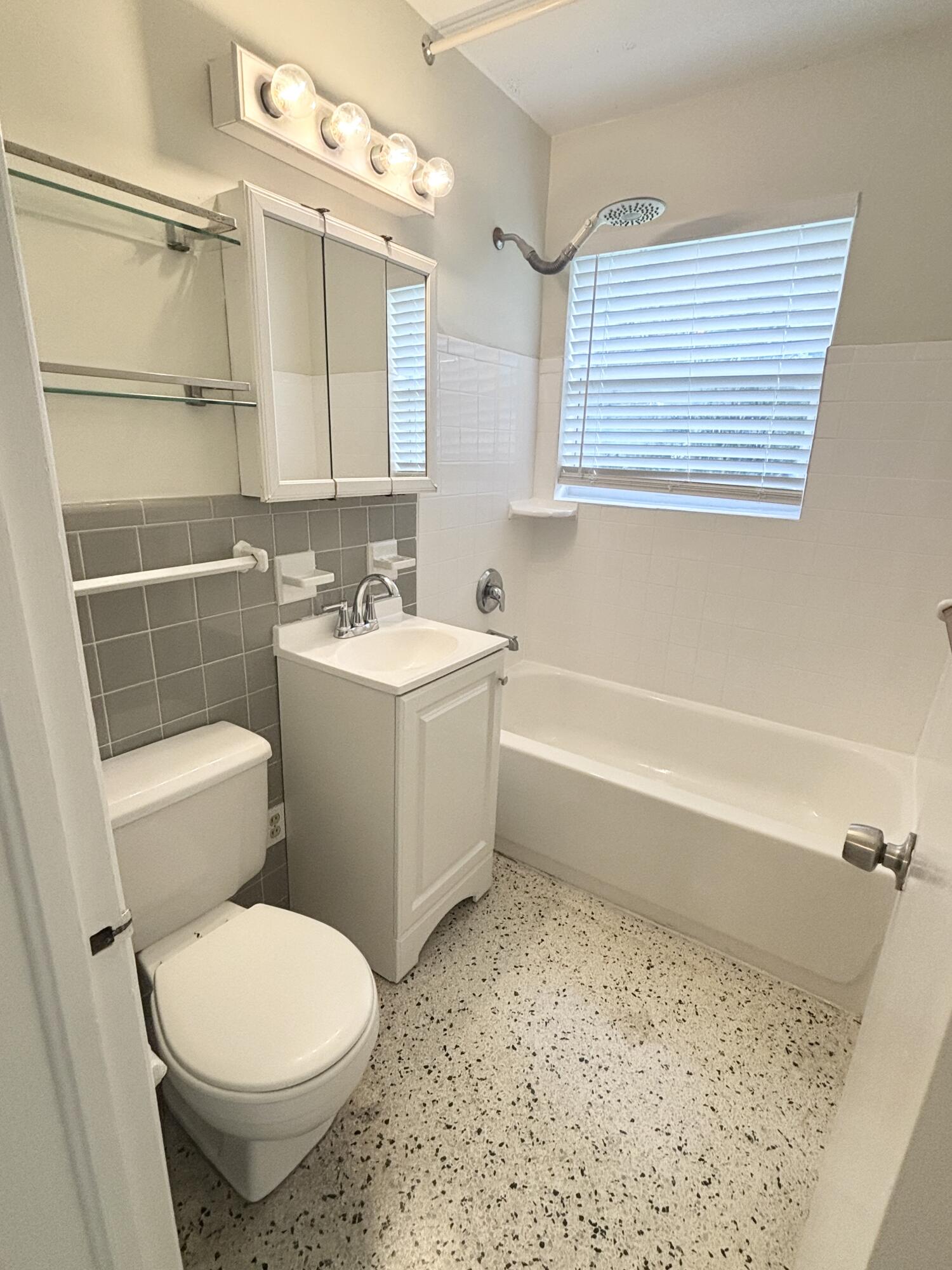 SEVILLE - Residential Lease