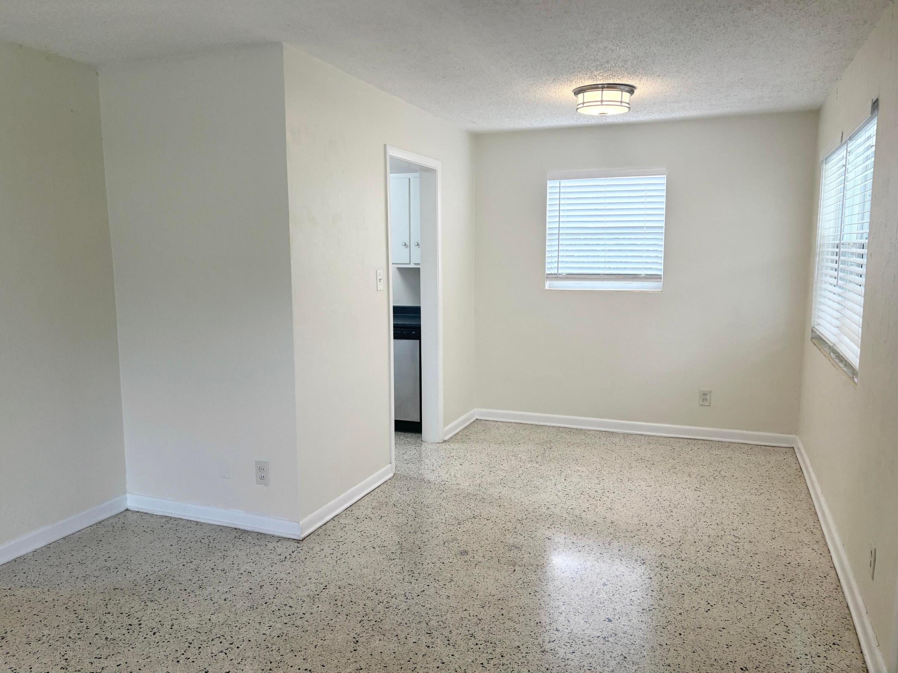 SEVILLE - Residential Lease