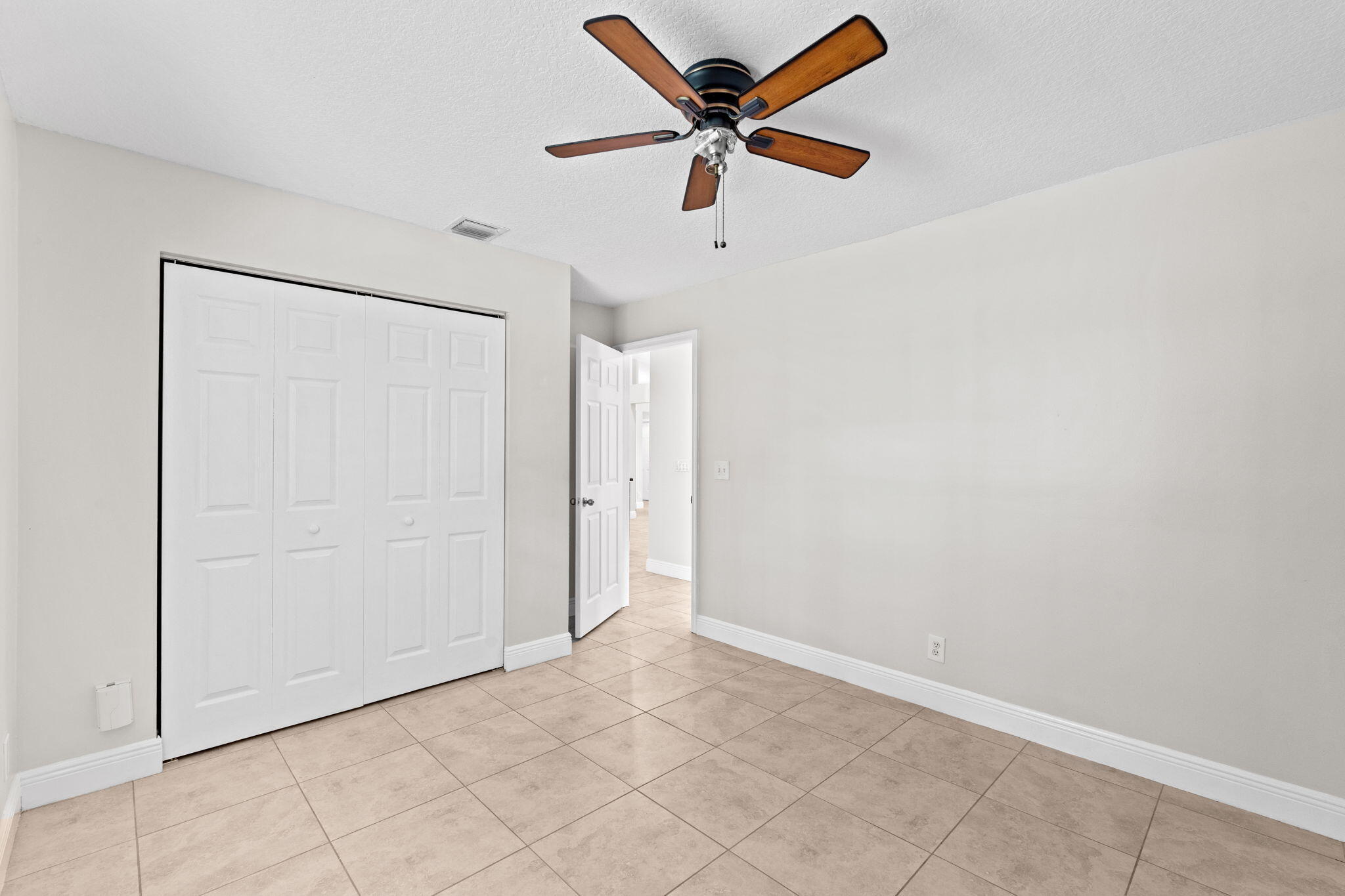 ACREAGE & UNREC PLAT - Residential Lease