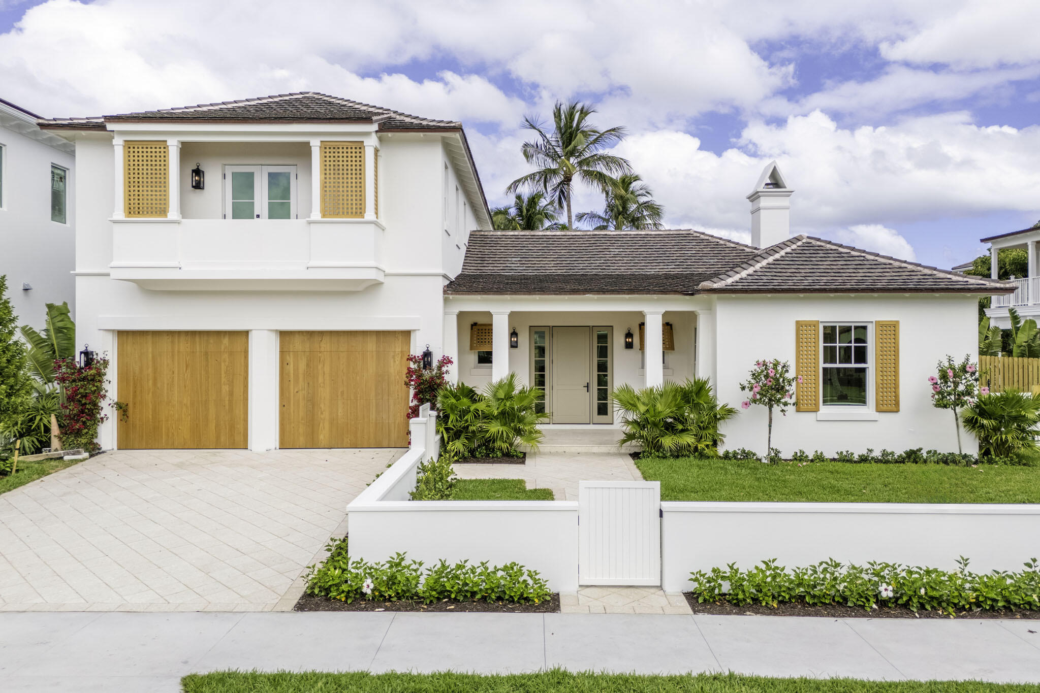New construction in El Cid to be completed February 2025. 4 bedrooms, 4.5 baths. Please call for details.