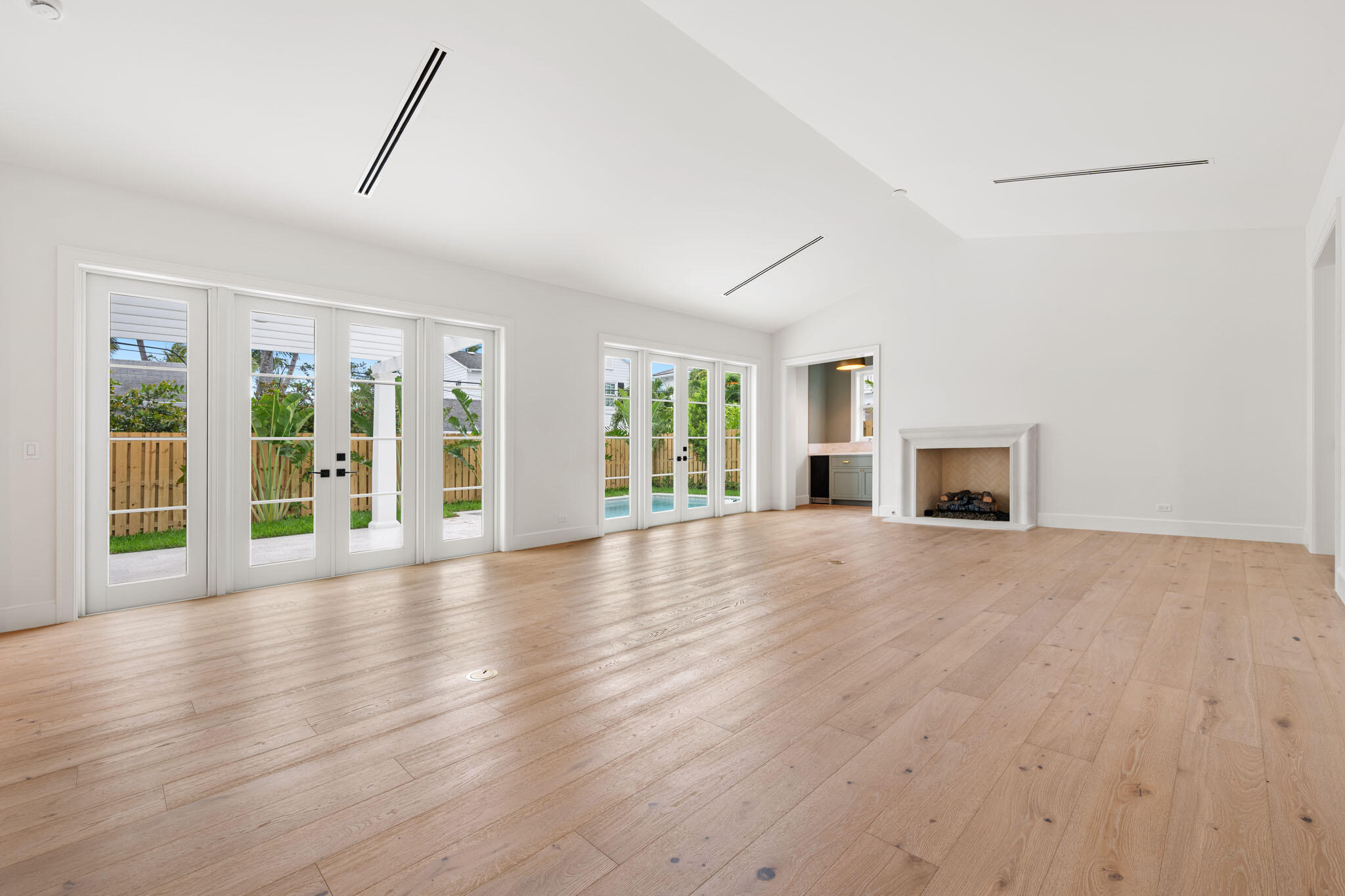 EL CID COURT - Residential