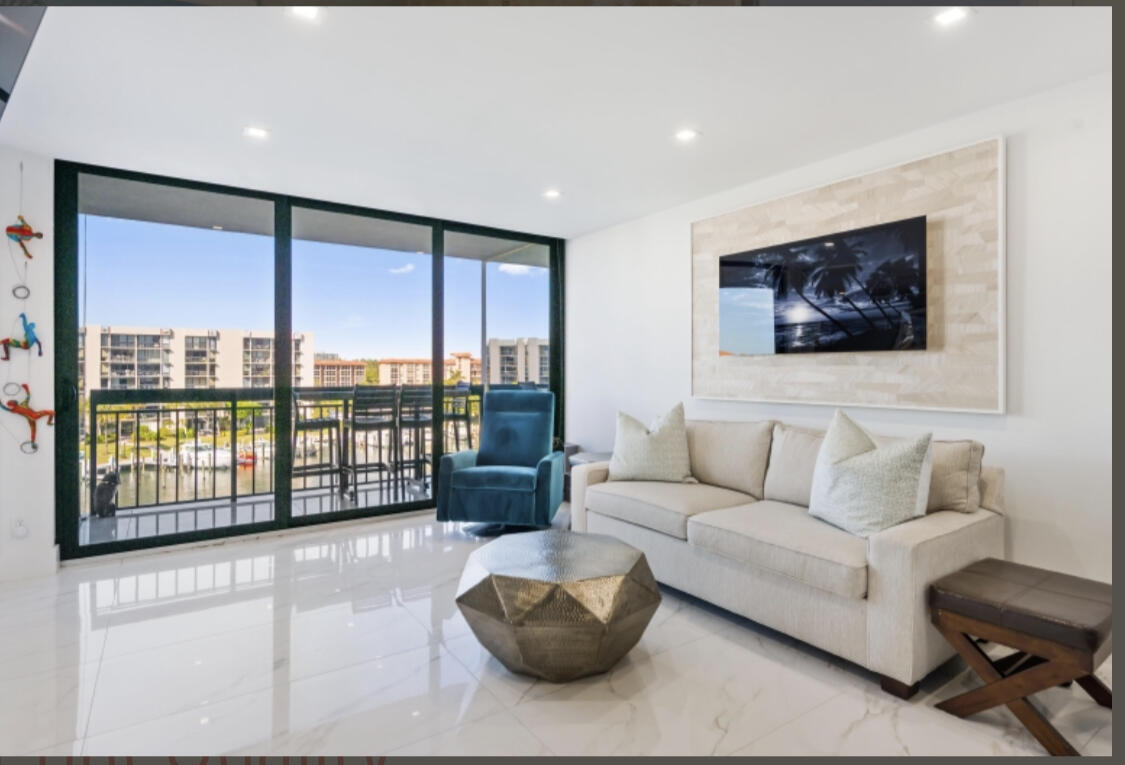 YACHT & RACQUET CLUB OF BOCA R - Residential