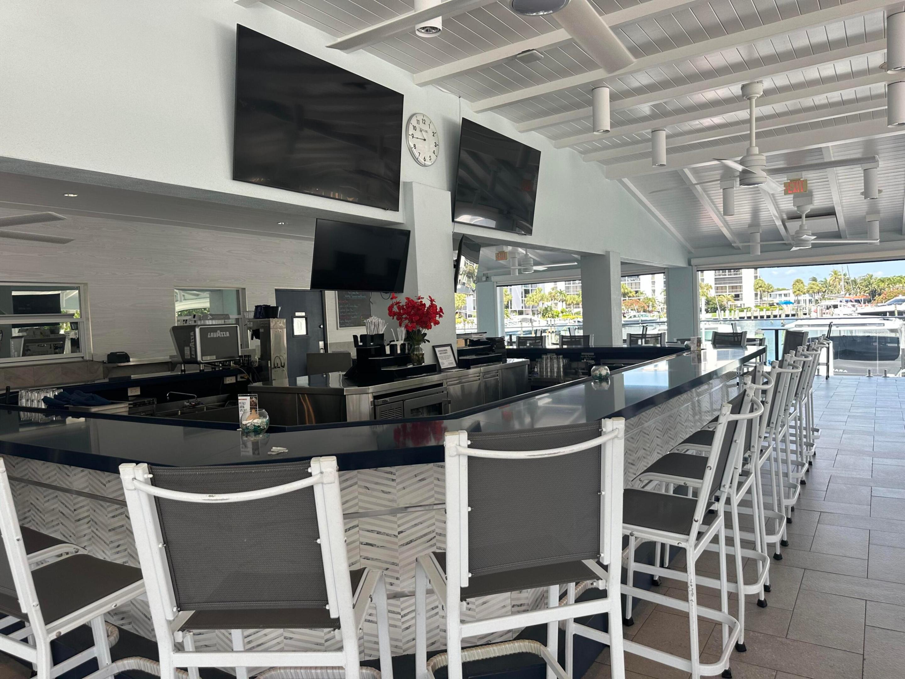 YACHT & RACQUET CLUB OF BOCA R - Residential
