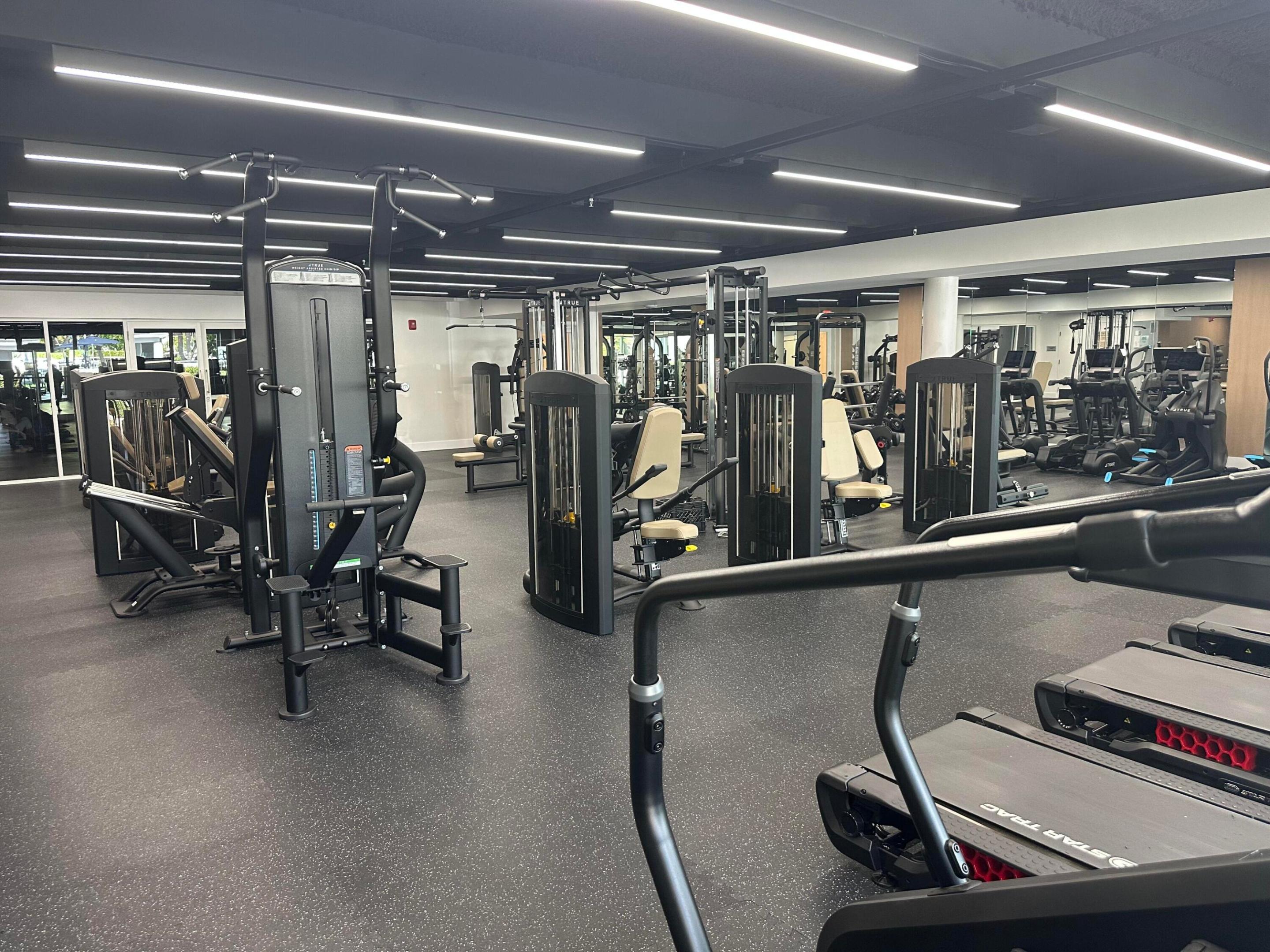 YACHT & RACQUET CLUB OF BOCA R - Residential