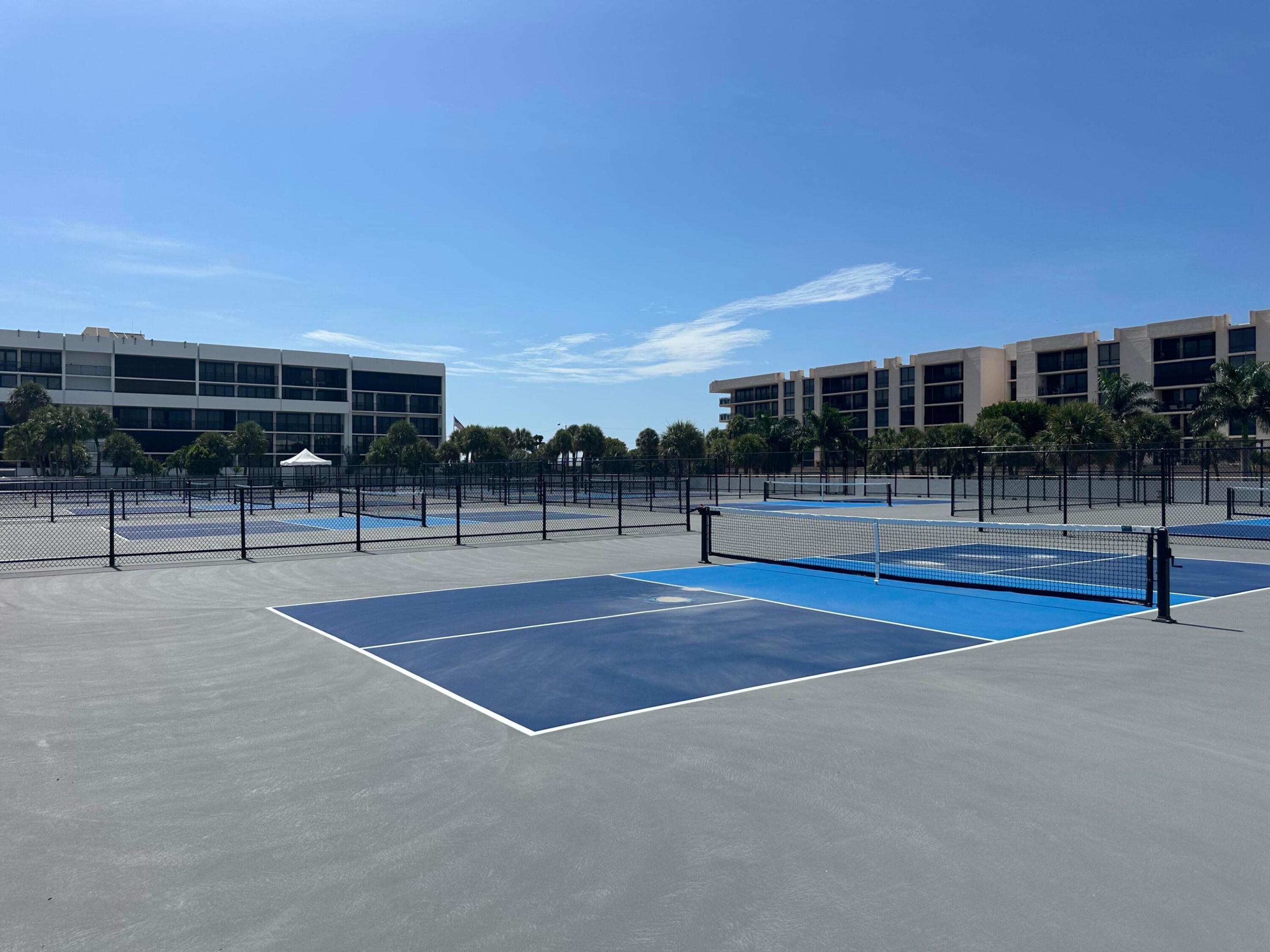 YACHT & RACQUET CLUB OF BOCA R - Residential