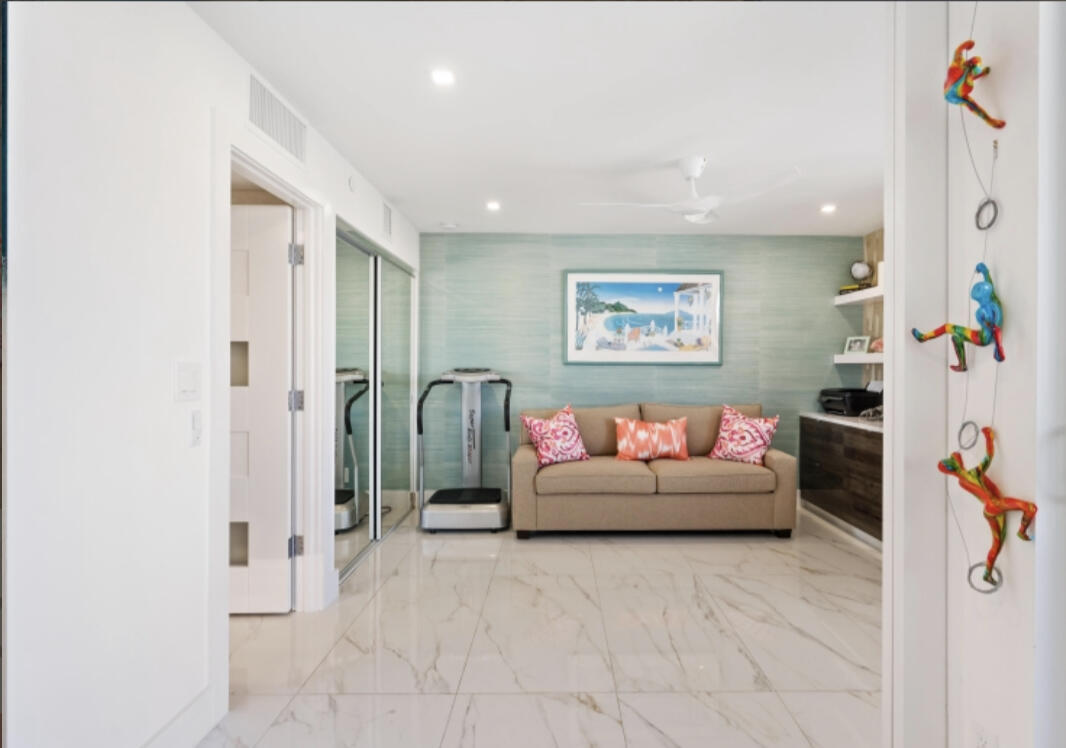 YACHT & RACQUET CLUB OF BOCA R - Residential