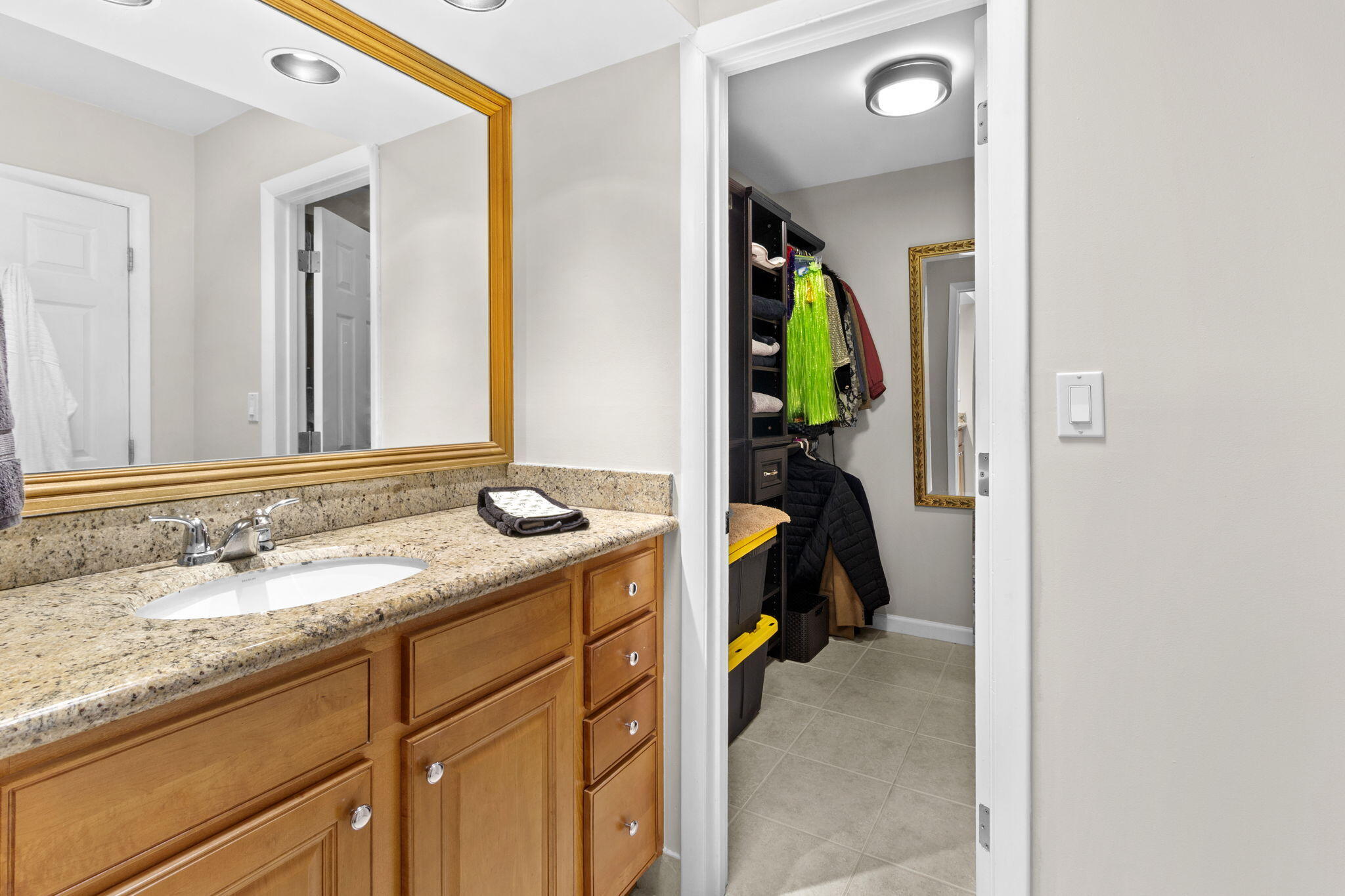 NOBEL POINT CONDO - Residential