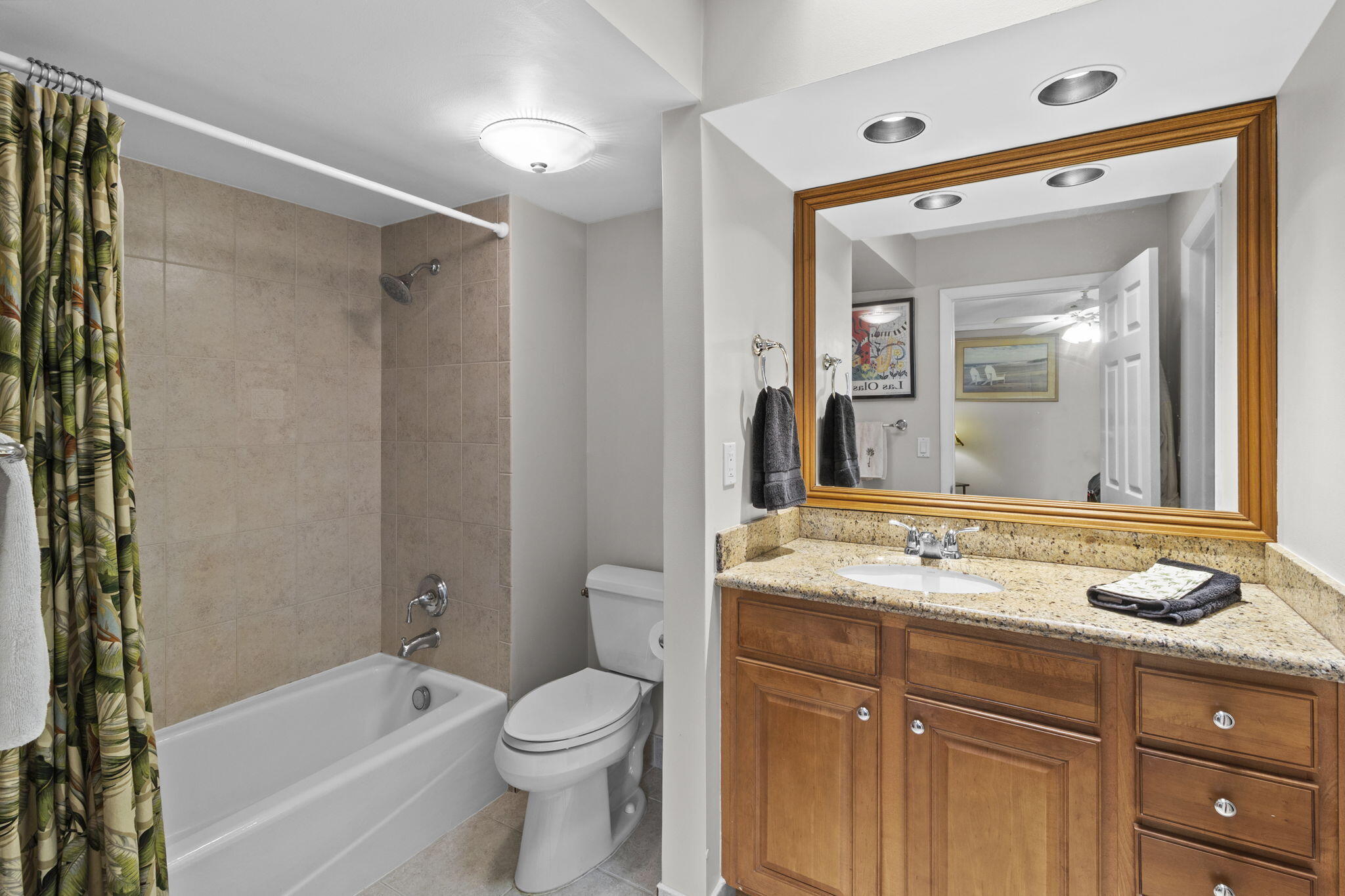 NOBEL POINT CONDO - Residential