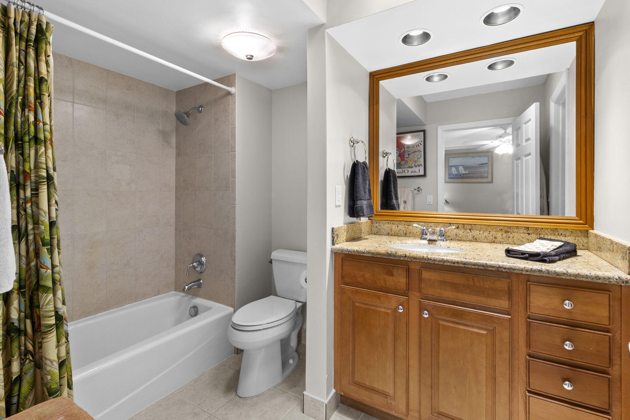 NOBEL POINT CONDO - Residential