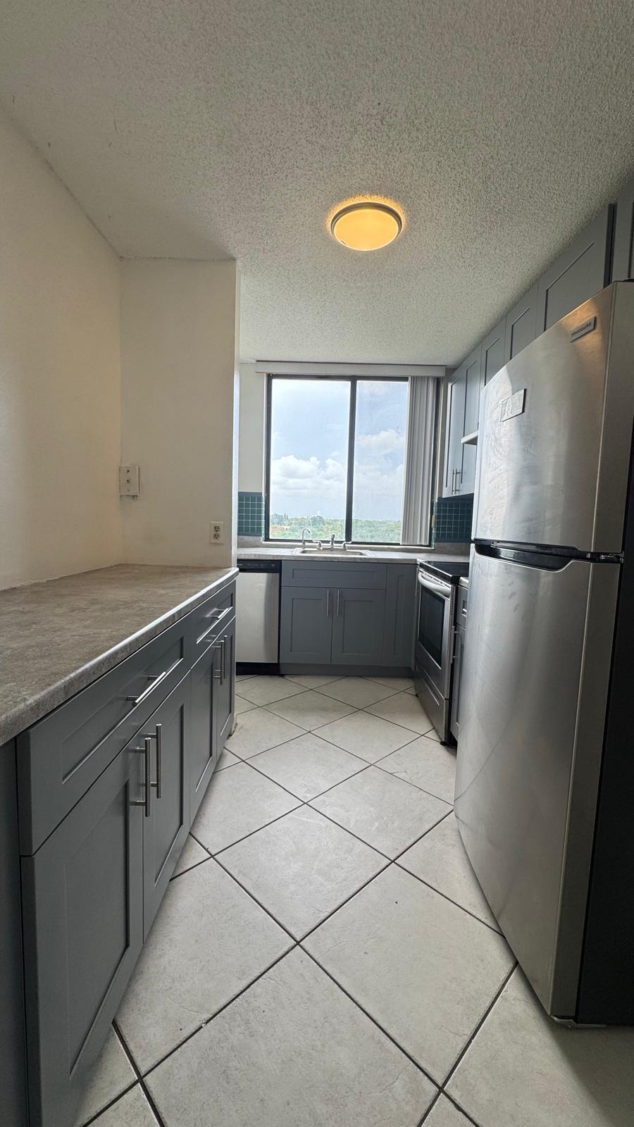 INVERRARY GARDENS CONDO I - Residential Lease