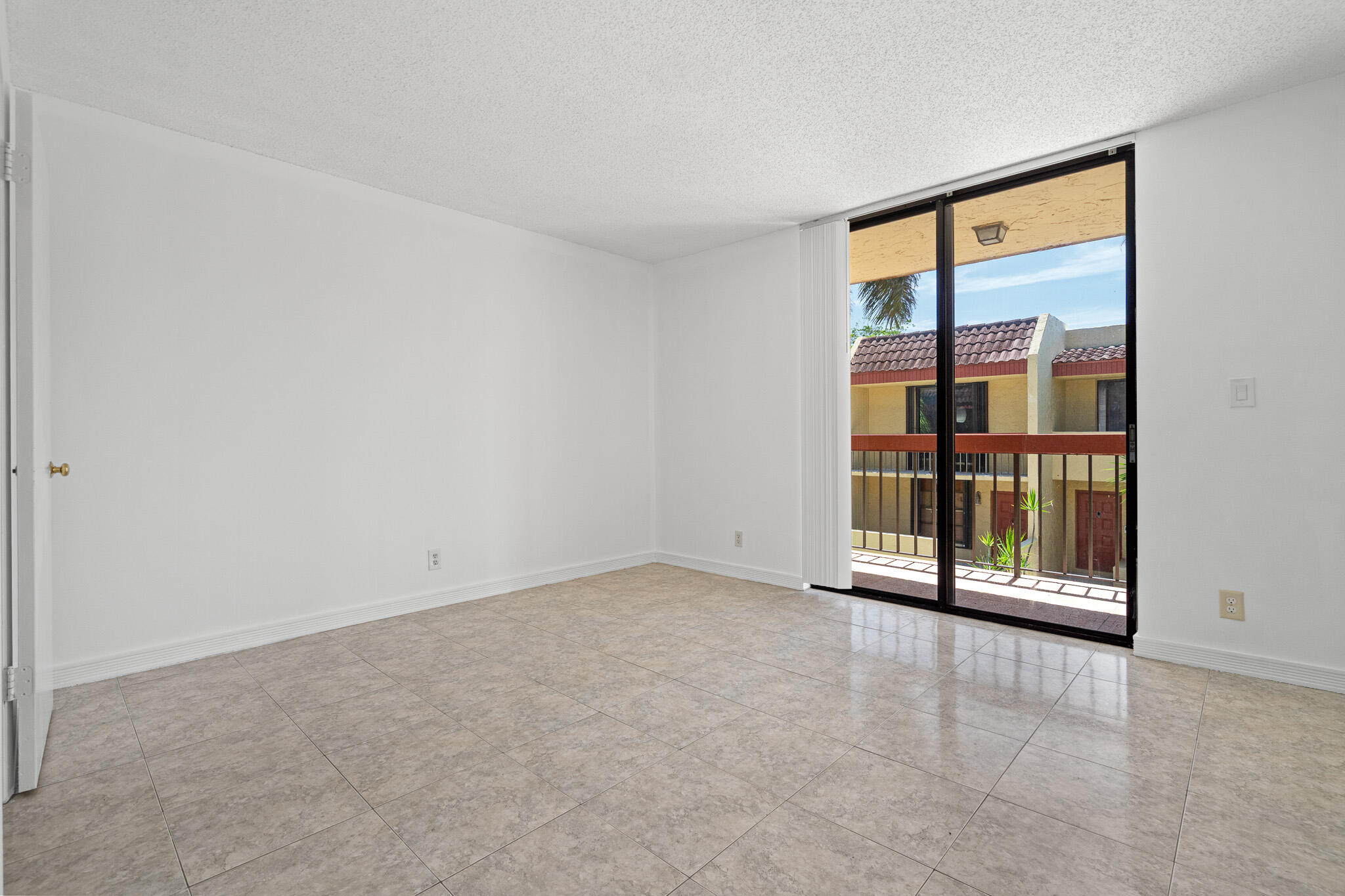 VISTA GARDENS I CONDO - Residential