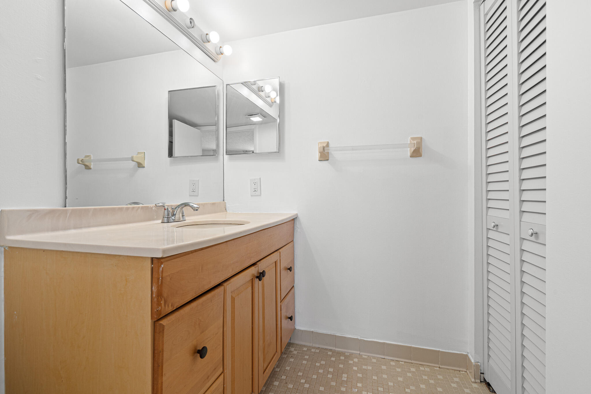 VISTA GARDENS I CONDO - Residential