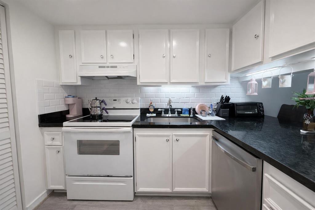 VISTA GARDENS I CONDO - Residential