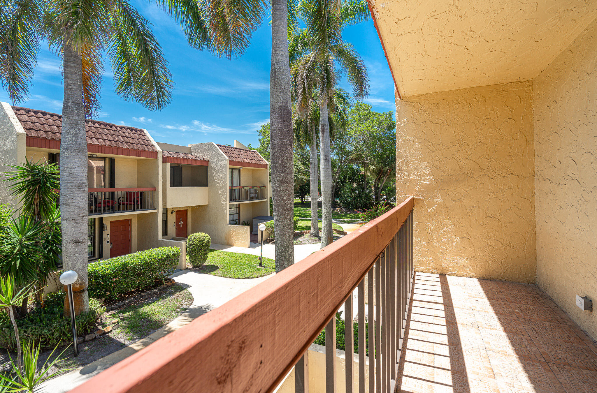 VISTA GARDENS I CONDO - Residential