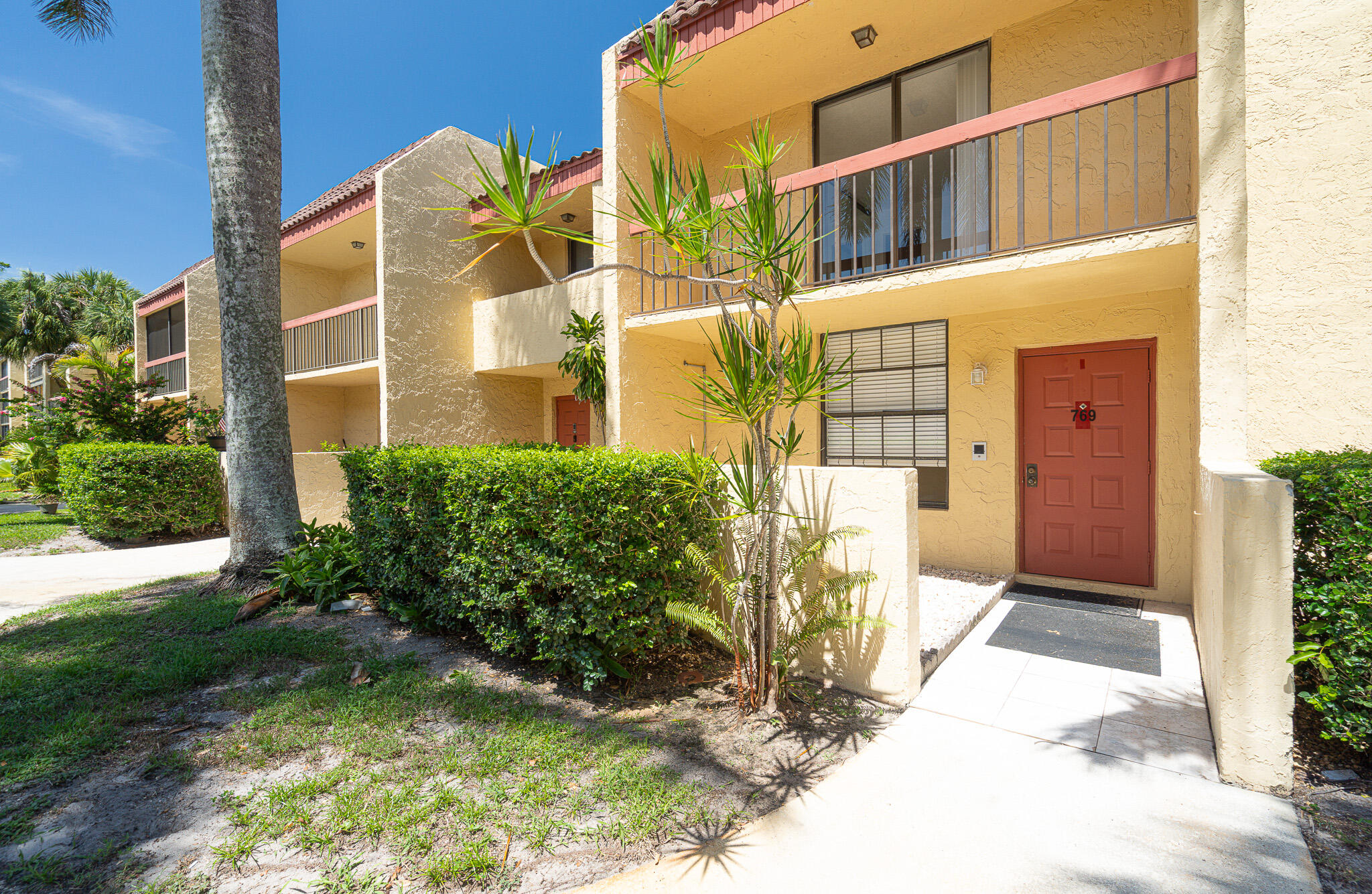 VISTA GARDENS I CONDO - Residential