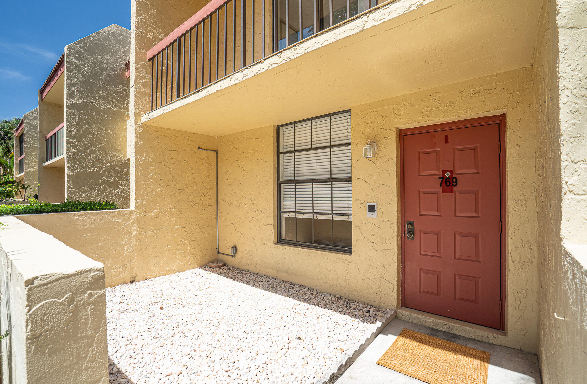 VISTA GARDENS I CONDO - Residential