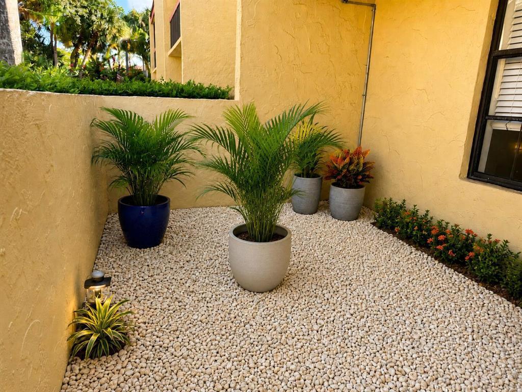 VISTA GARDENS I CONDO - Residential
