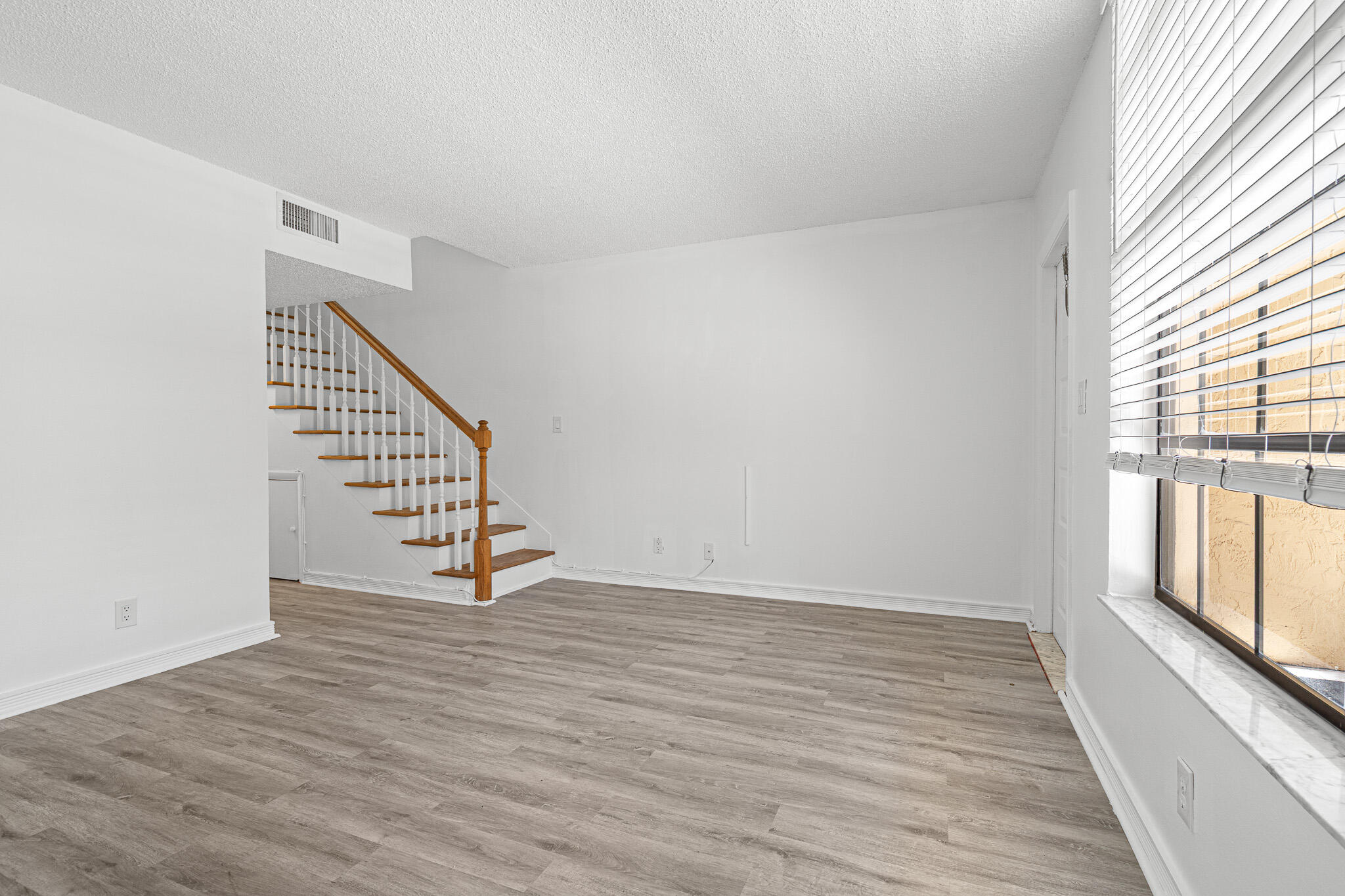VISTA GARDENS I CONDO - Residential