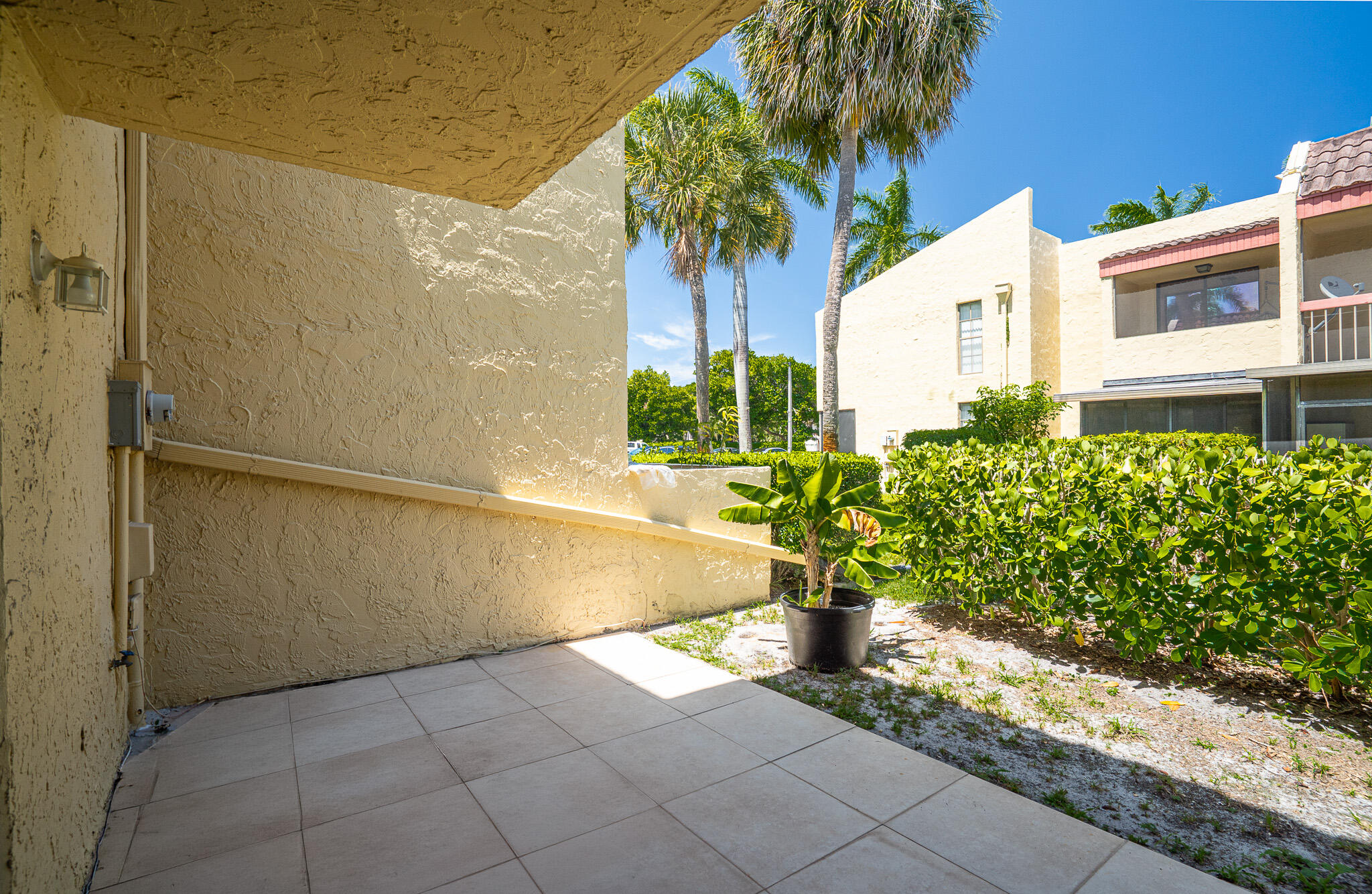 VISTA GARDENS I CONDO - Residential