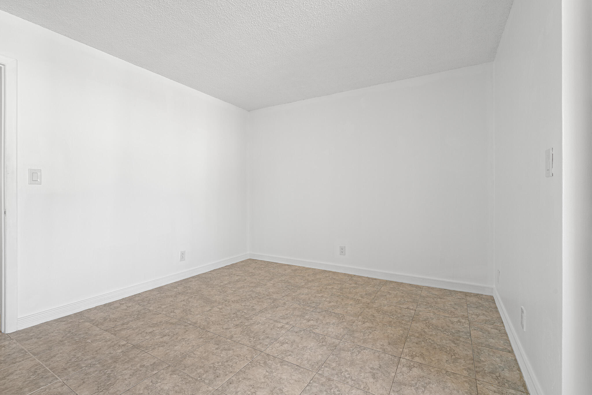 VISTA GARDENS I CONDO - Residential