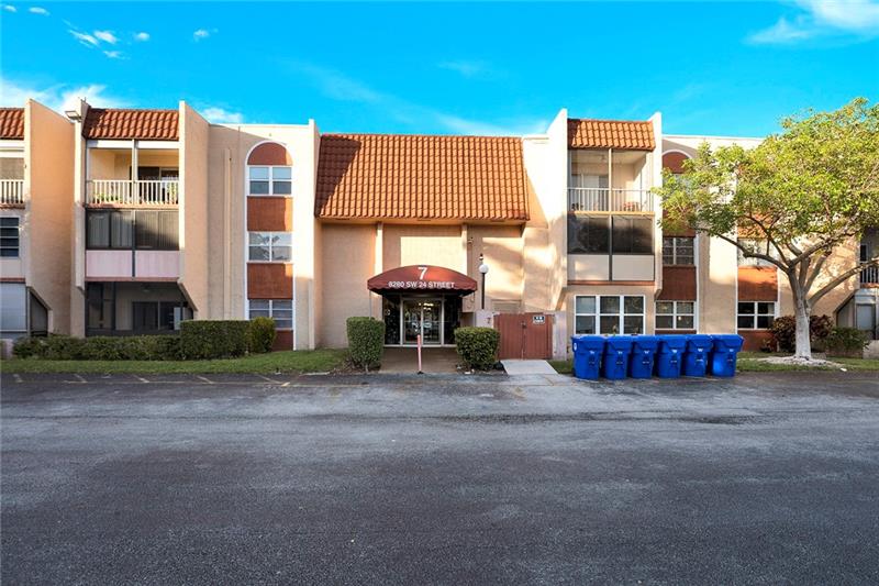 OAKBROOK - Residential
