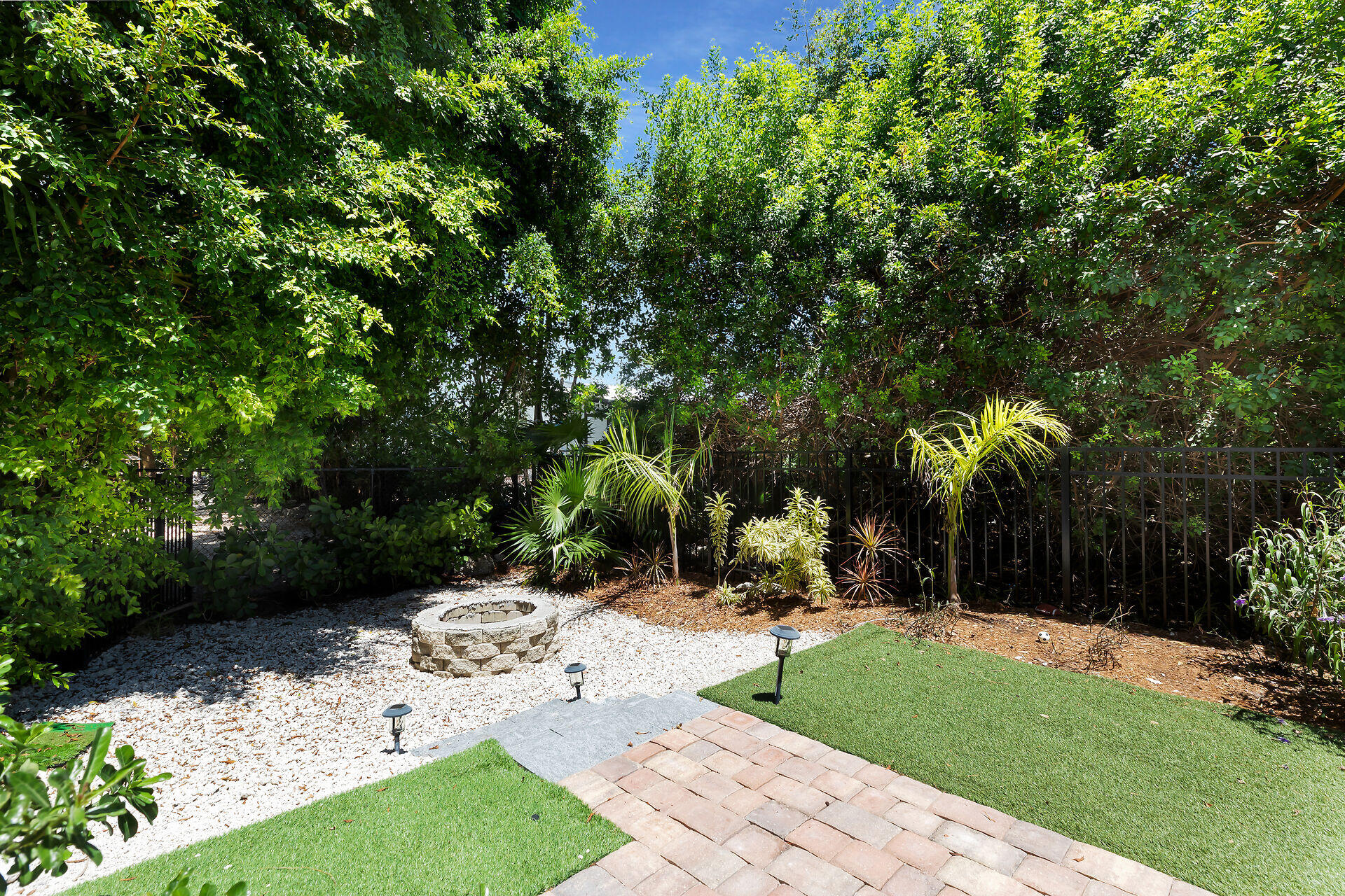 PLANTATION ISLAND - Residential