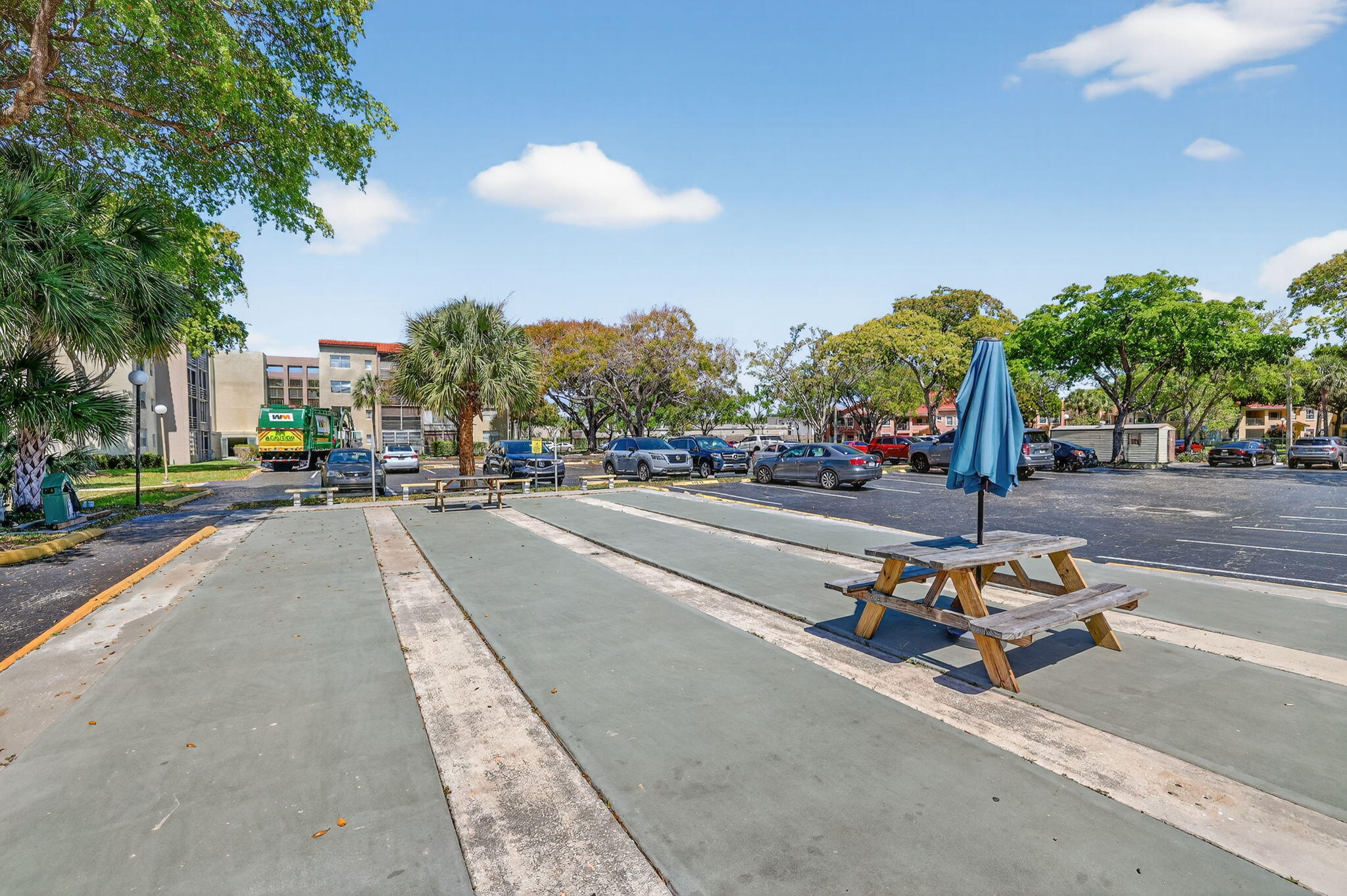 COURTYARDS OF BROWARD CONDOMINIUMS - Residential