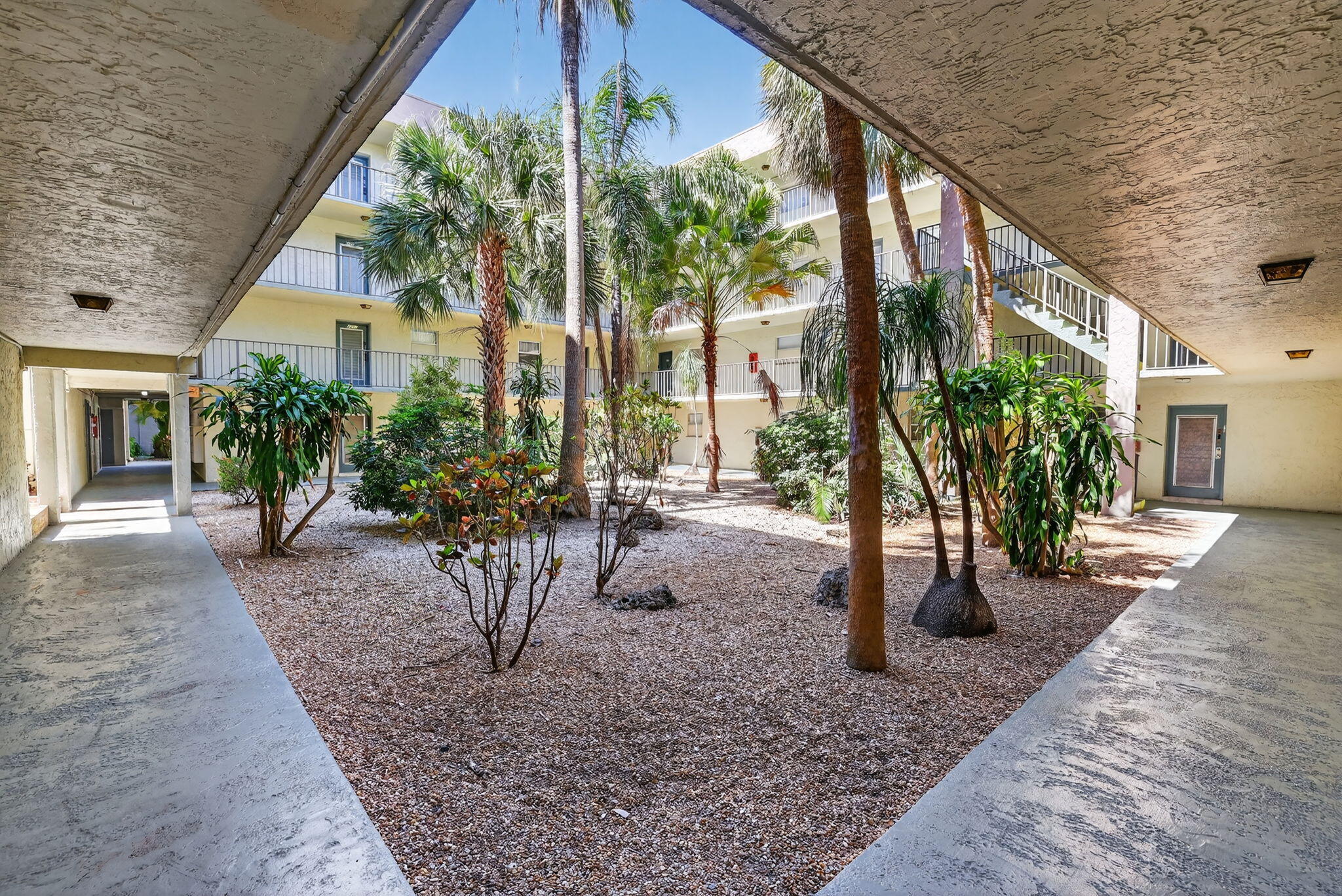 COURTYARDS OF BROWARD CONDOMINIUMS - Residential