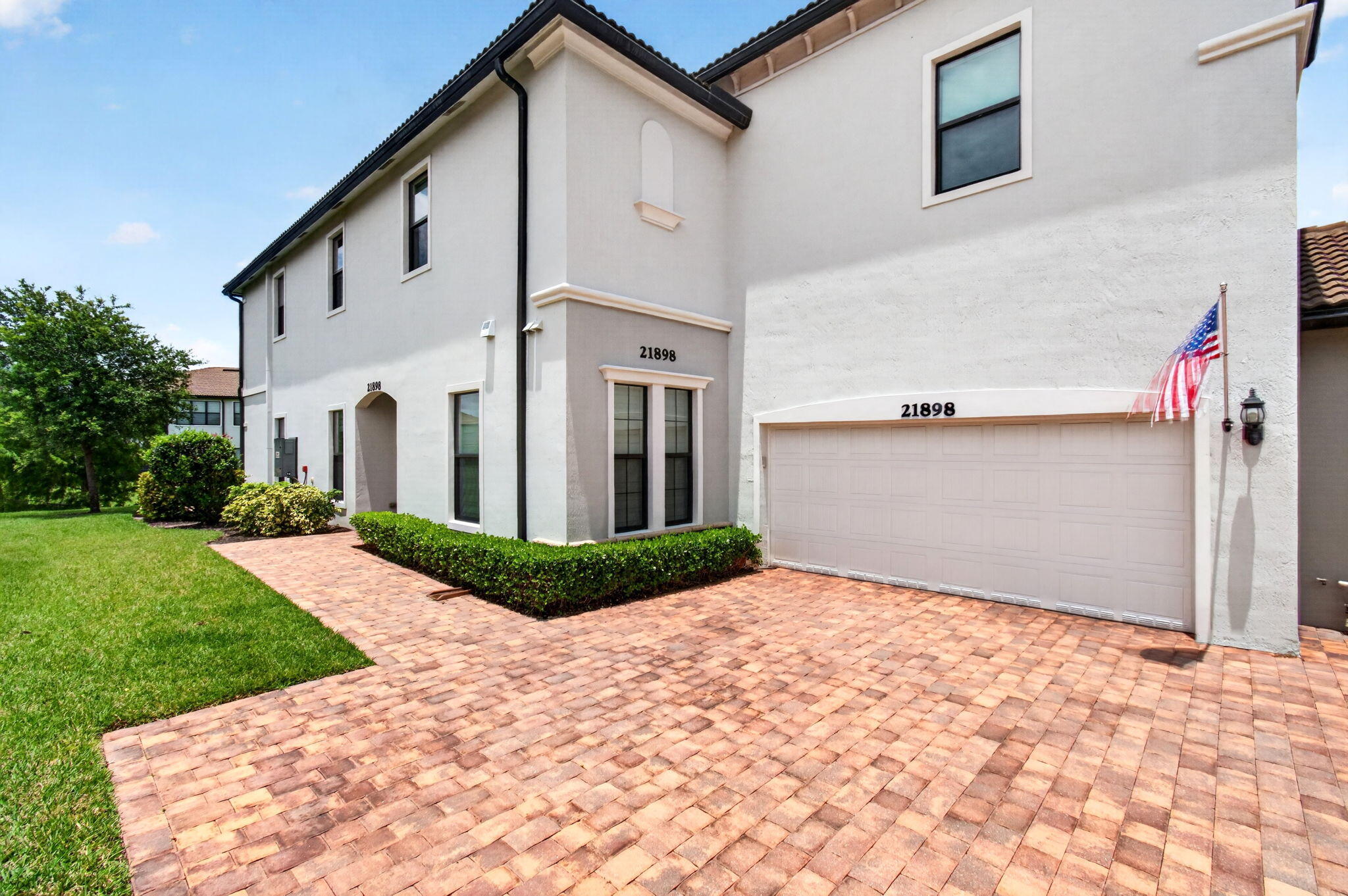 BOCA FLORES - Residential
