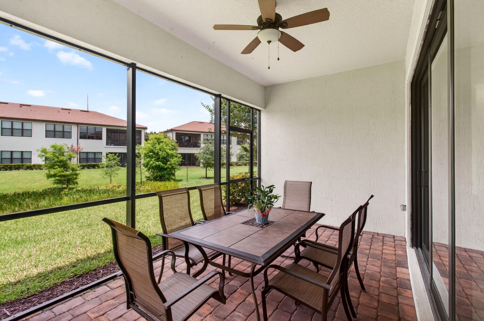 BOCA FLORES - Residential