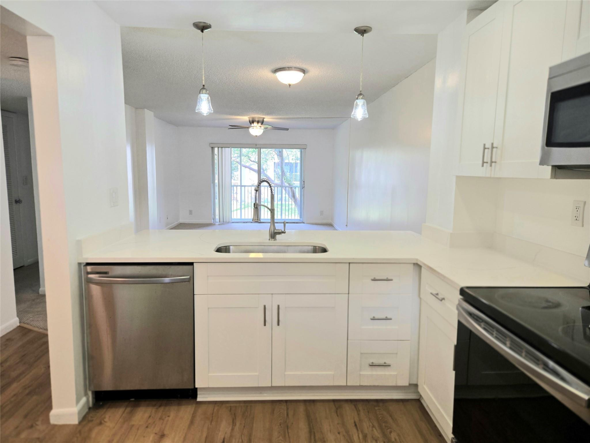 SHERWOOD SQUARE CONDOMINIUM - Residential Lease