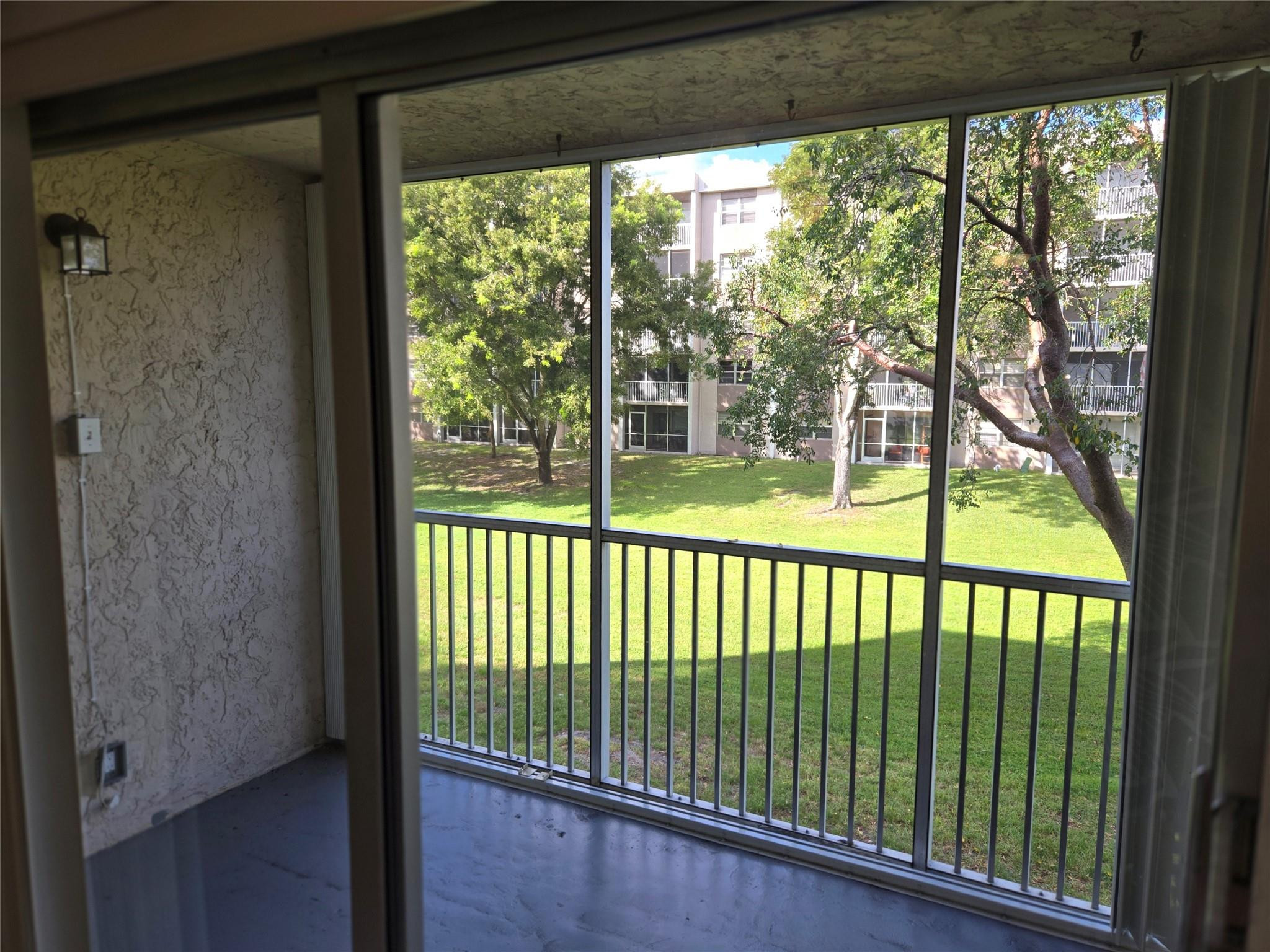 SHERWOOD SQUARE CONDOMINIUM - Residential Lease
