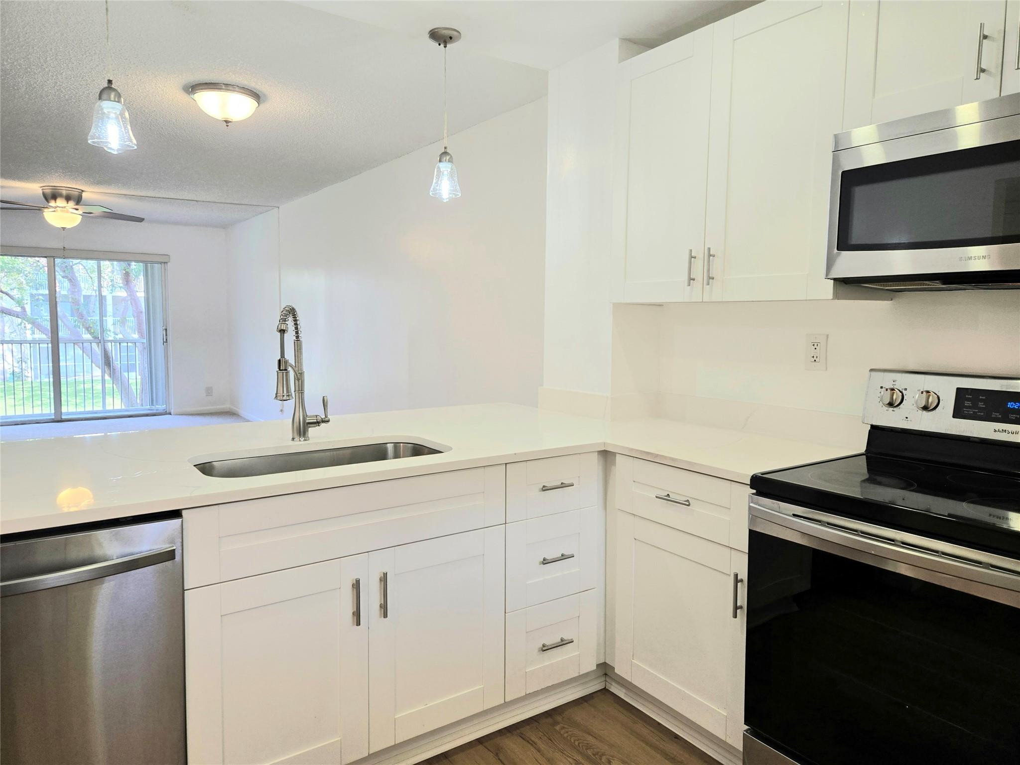 SHERWOOD SQUARE CONDOMINIUM - Residential Lease