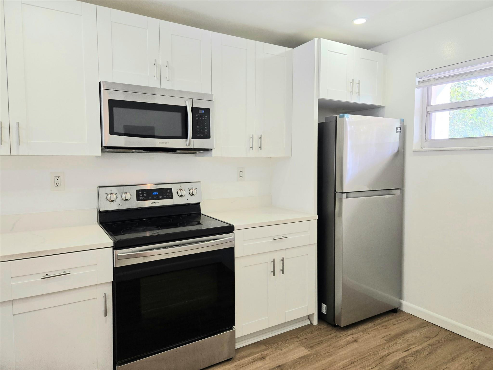 SHERWOOD SQUARE CONDOMINIUM - Residential Lease