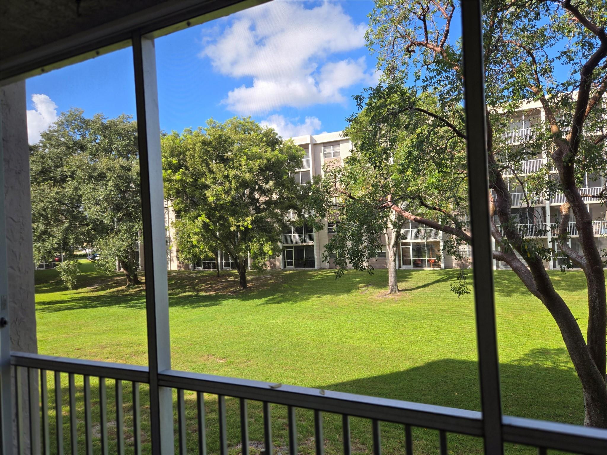 SHERWOOD SQUARE CONDOMINIUM - Residential Lease