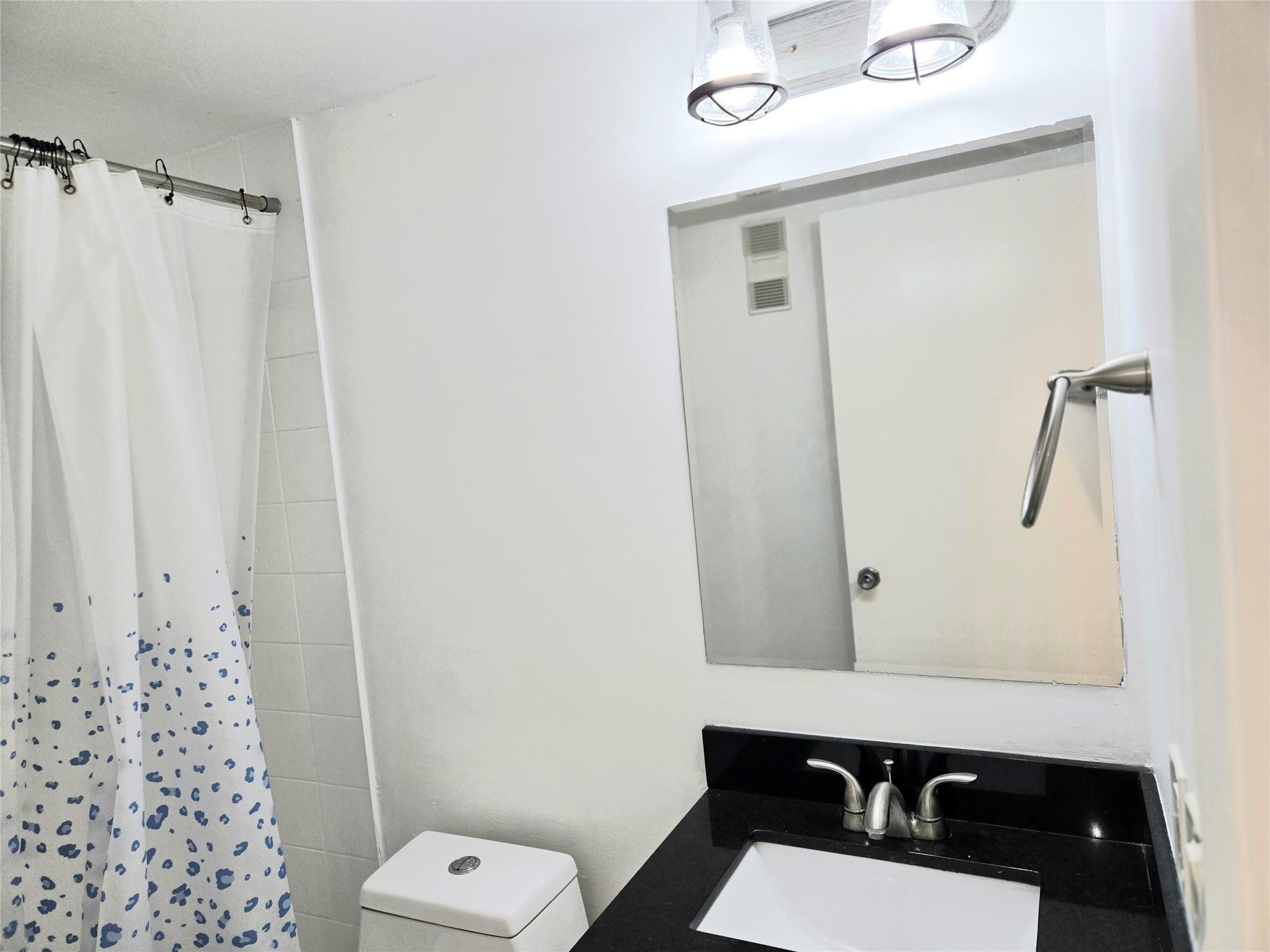 SHERWOOD SQUARE CONDOMINIUM - Residential Lease