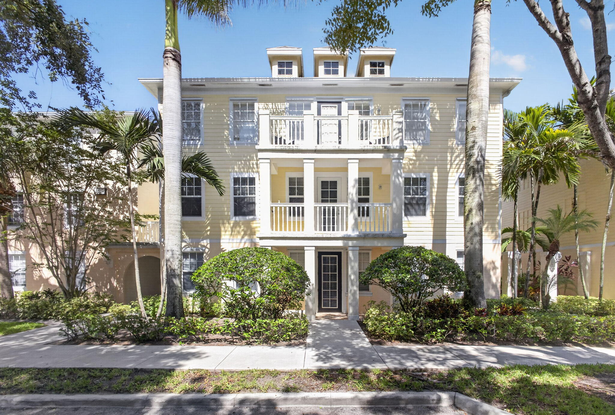 SOMERSET AT ABACOA CONDO - Residential